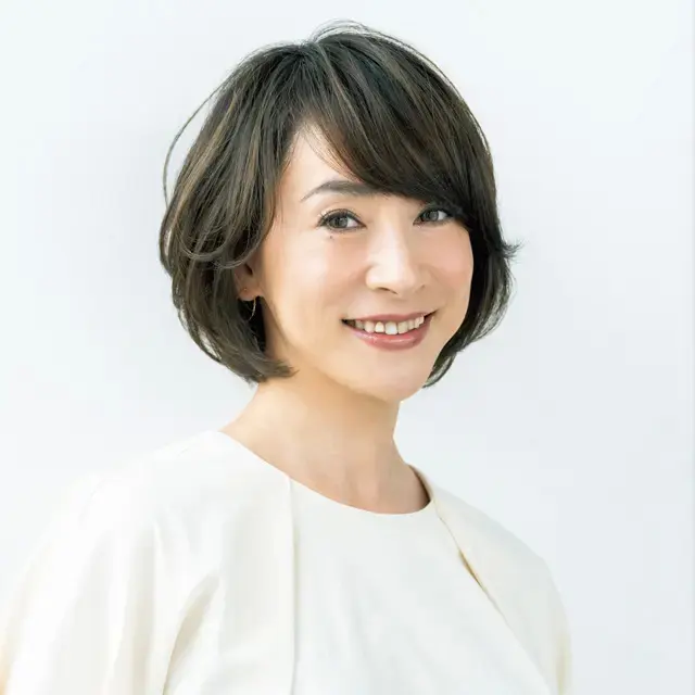 深め前髪で気になる生えぎわ、ふんわり感スタイルでトップも気にならない