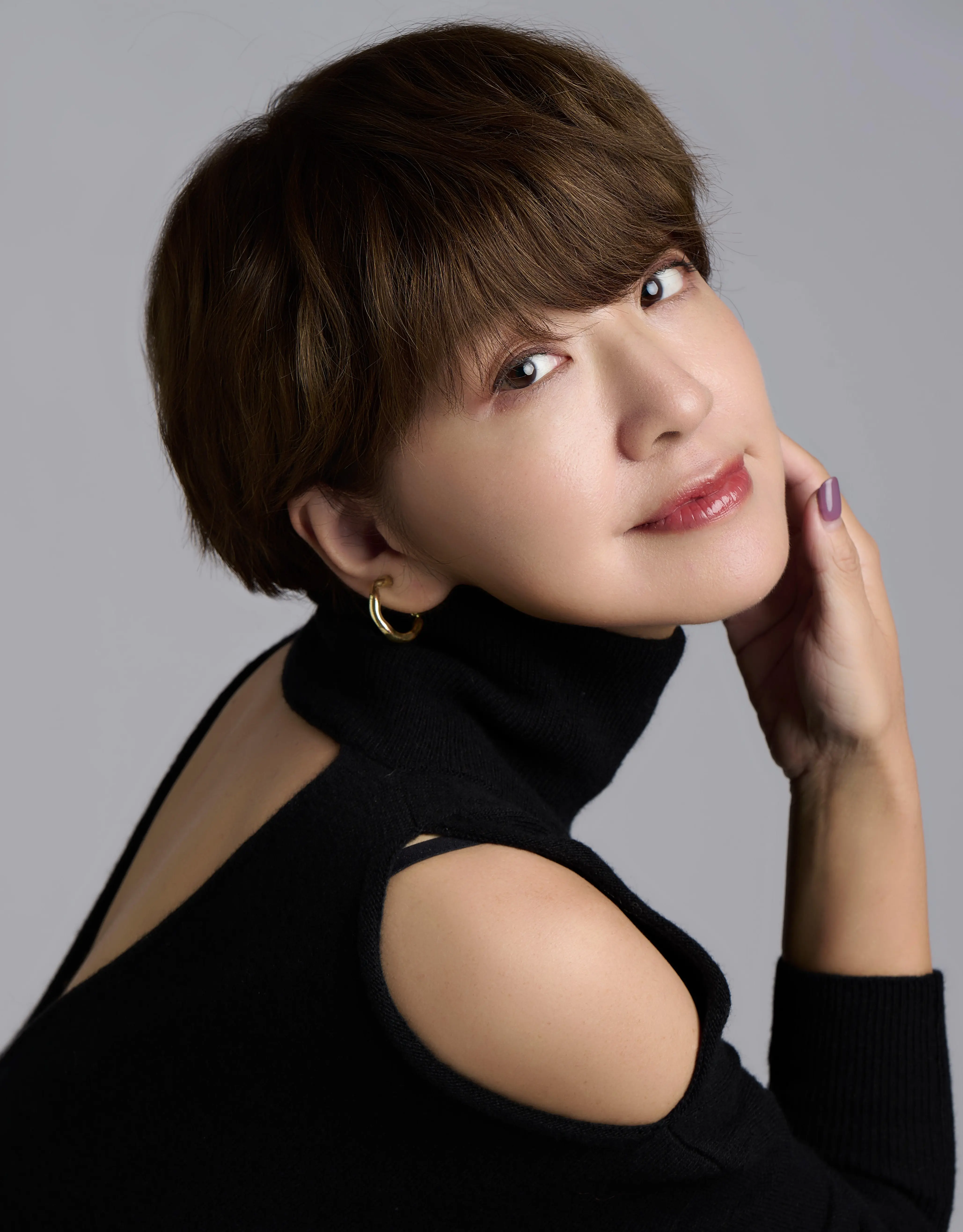 大人のおしゃれにひとさじインパクトを加えたメガネコーデ_1_8