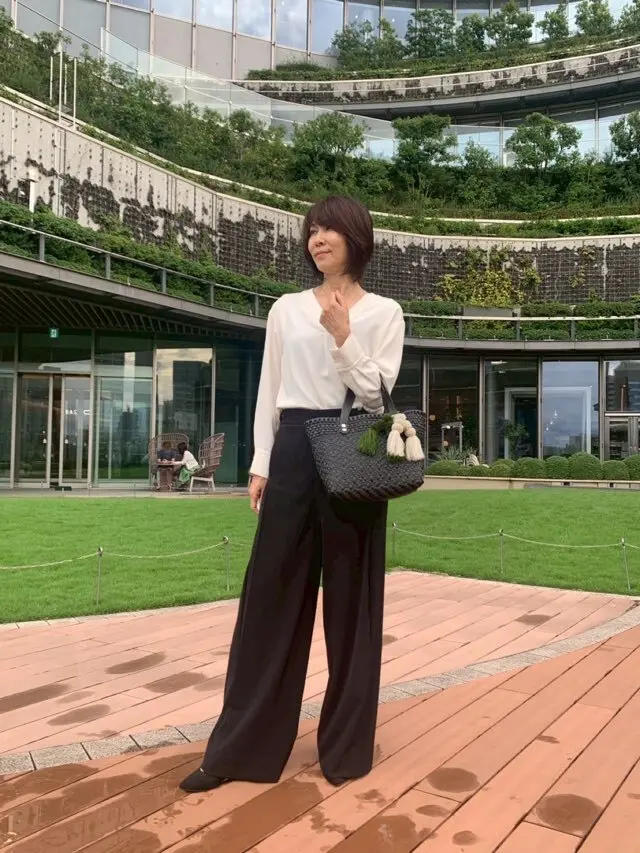 エクラ eclatmagazine エクラプレミアム Ebyeclat 優美なセミワイドパンツ ワイドパンツ 50代ファッション 50代おしゃれ アラフィーファッション Jマダムのおしゃれ 骨格ウェーブ