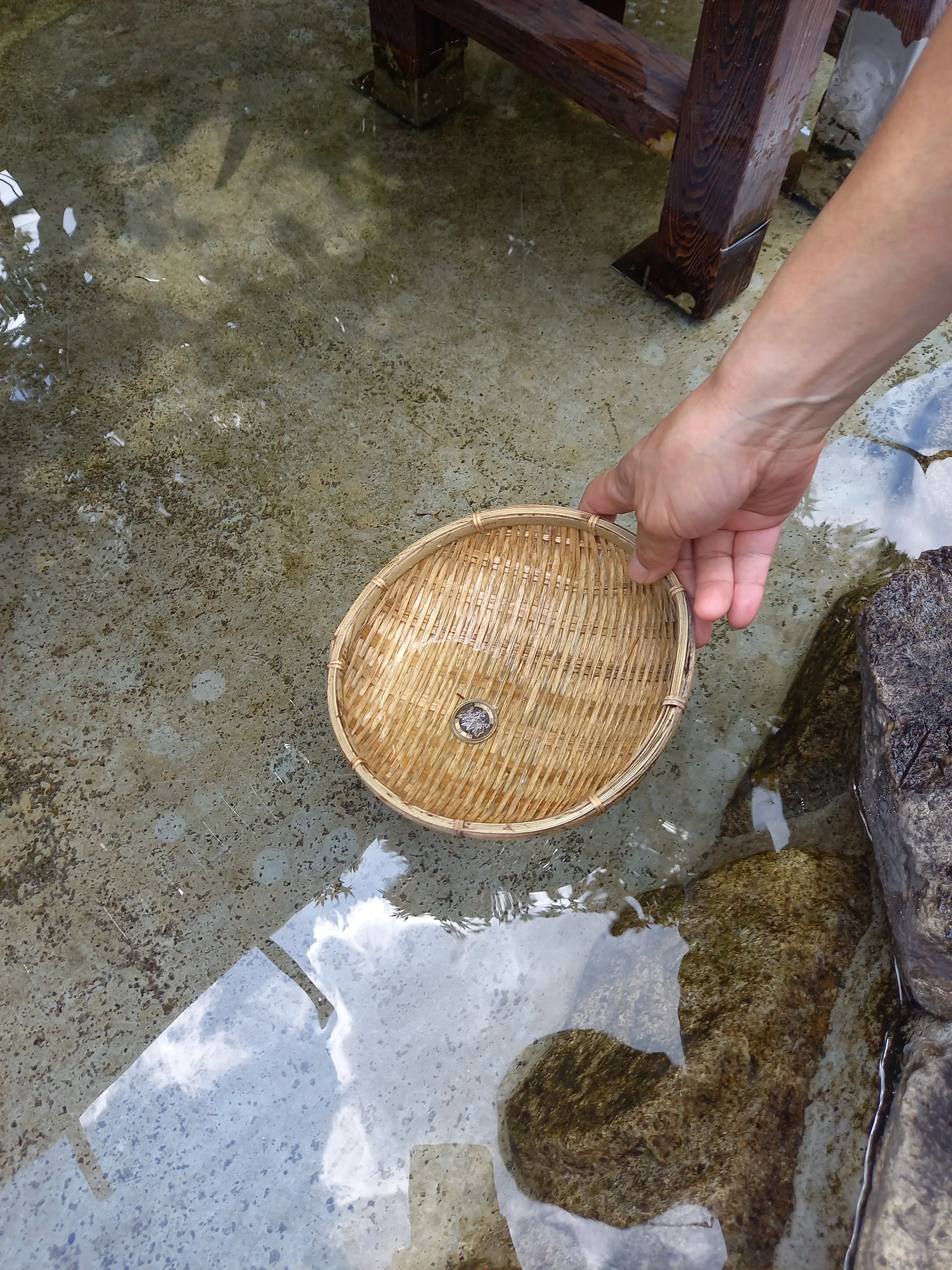 銭洗い稲荷神社