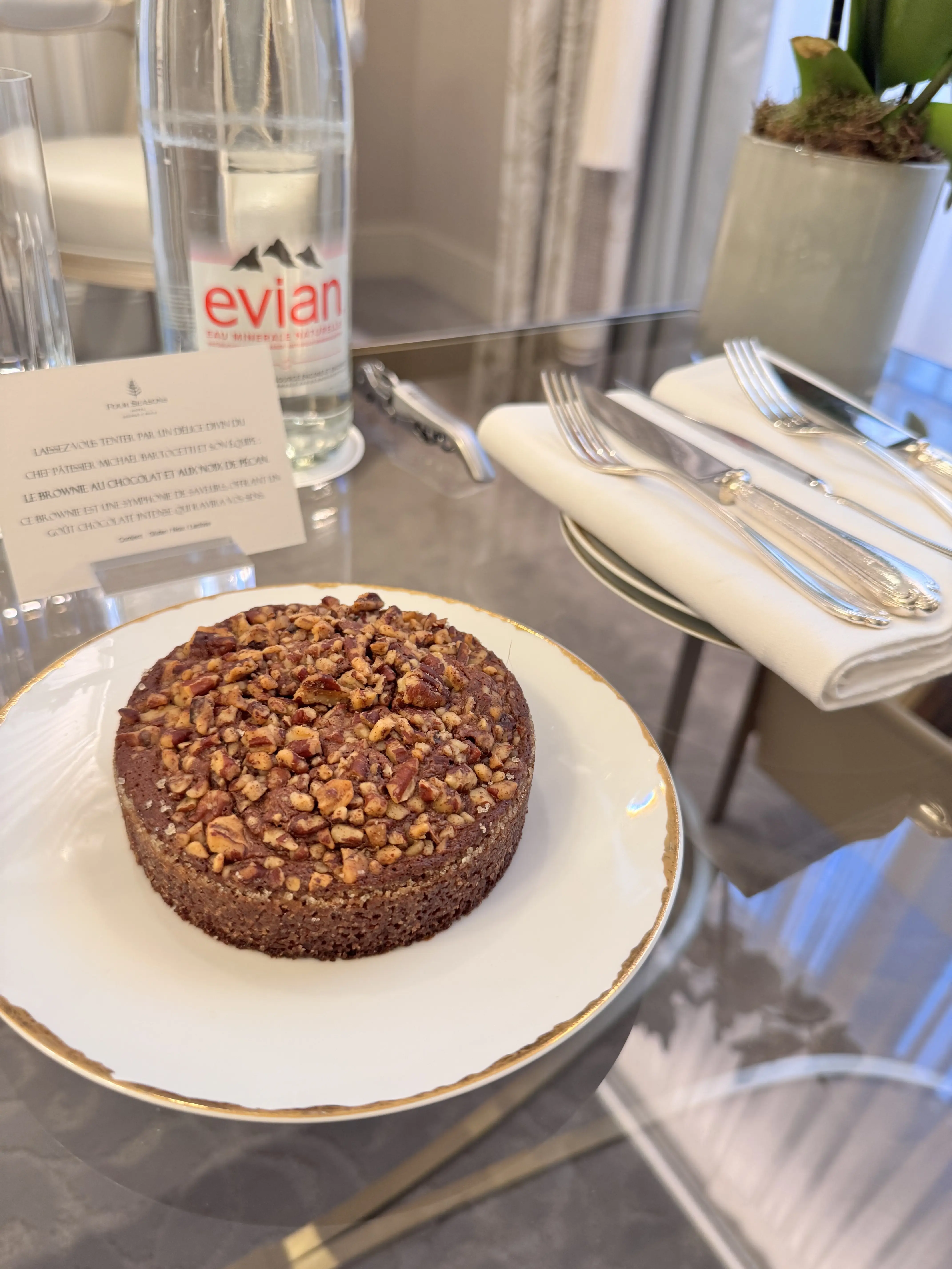 50代が海外旅に泊まりたいフランスパリのラグジャリーホテルと上品コーデ♡_1_12-1