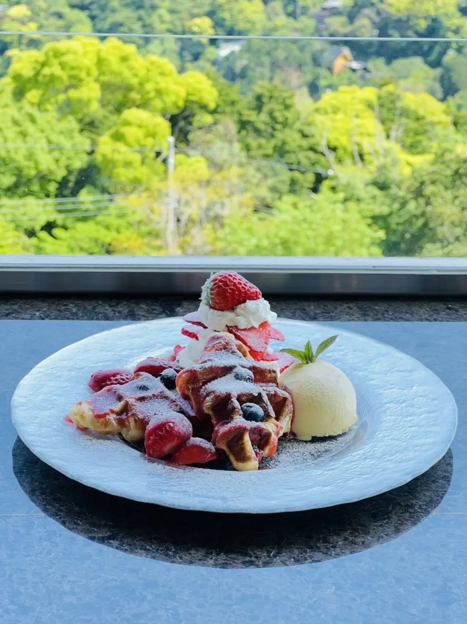 いちごのクロッフルプレート