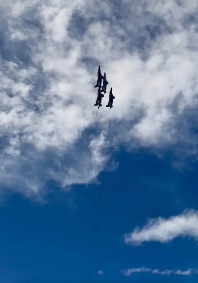 T-4 曲芸飛行　バーティカルクライムロール