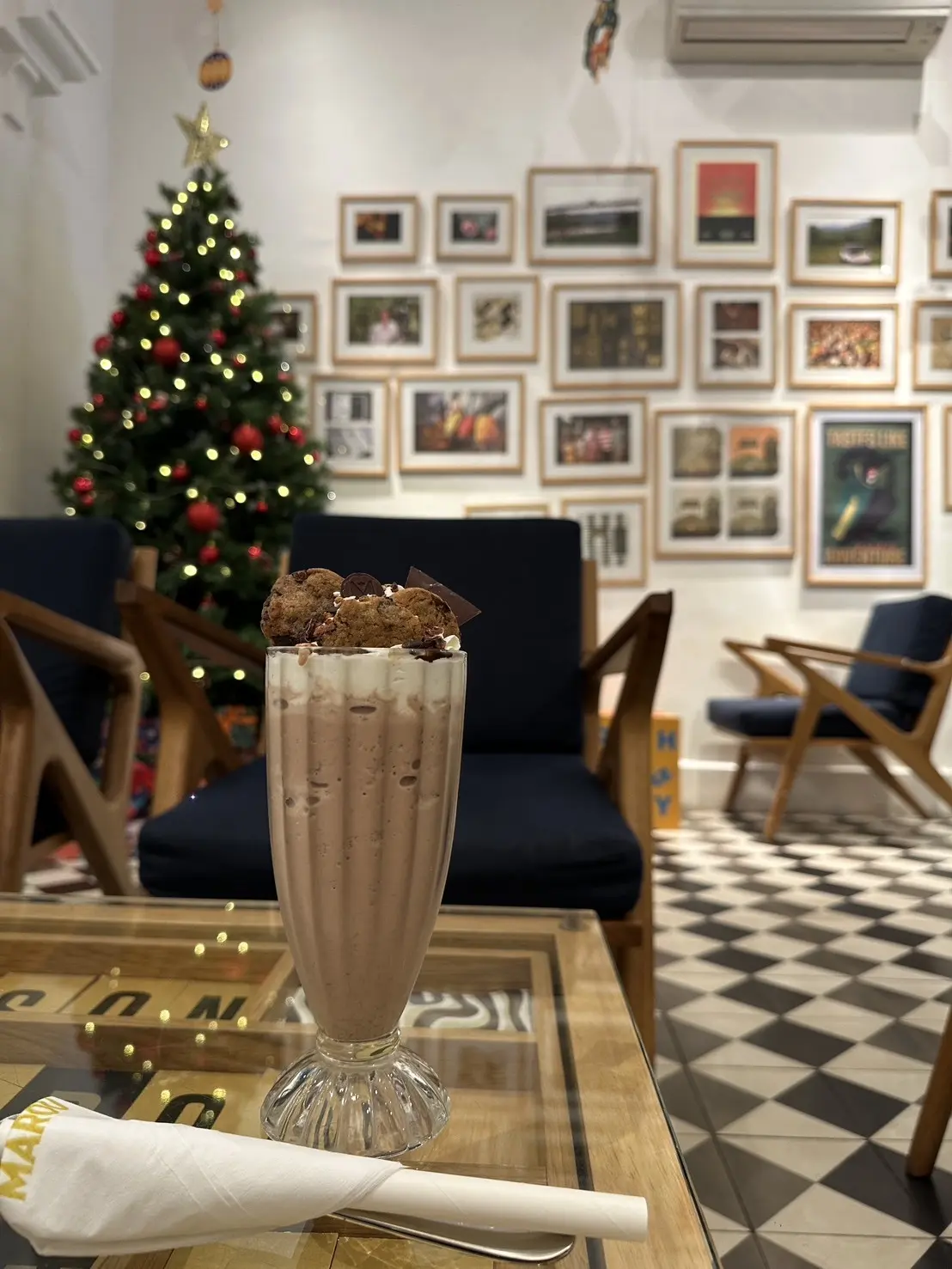 ベトナム　ハノイ　MAROU　チョコレート　カフェ