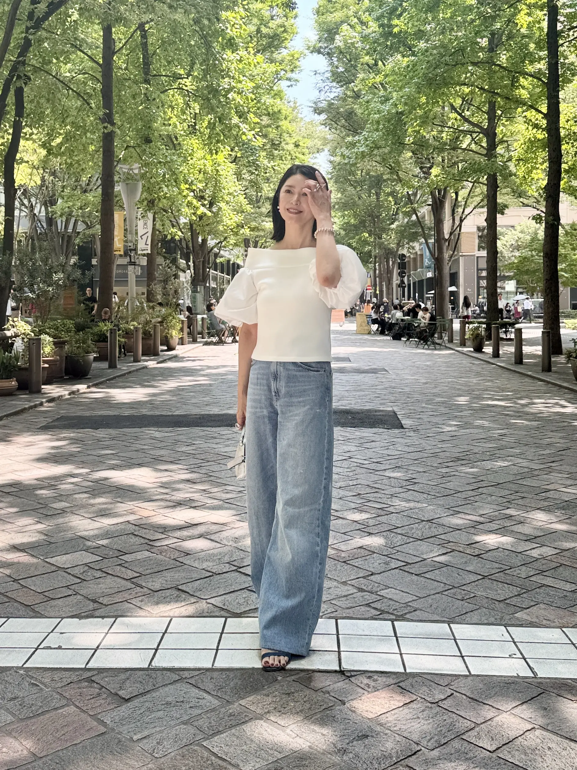 ZARAのワイドデニムにオフショルダーで大人可愛く♡