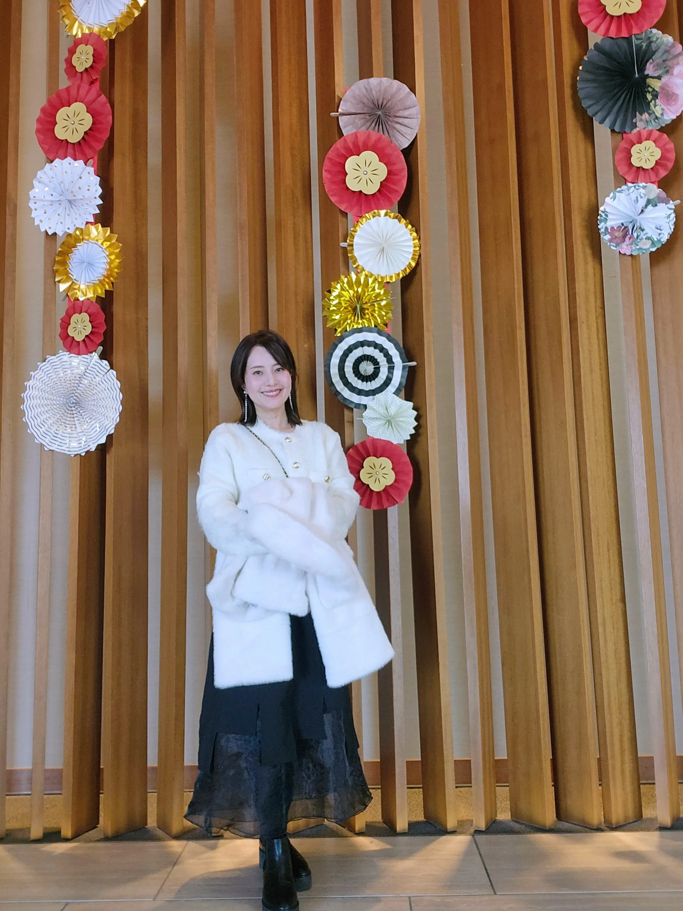 日本平ホテル、静岡旅行、ホテルラウンジ、ケーキセット、紅茶、40代ファッション、年末年始、旅コーディネート、富士山、絶景スポット、絶景ポイント