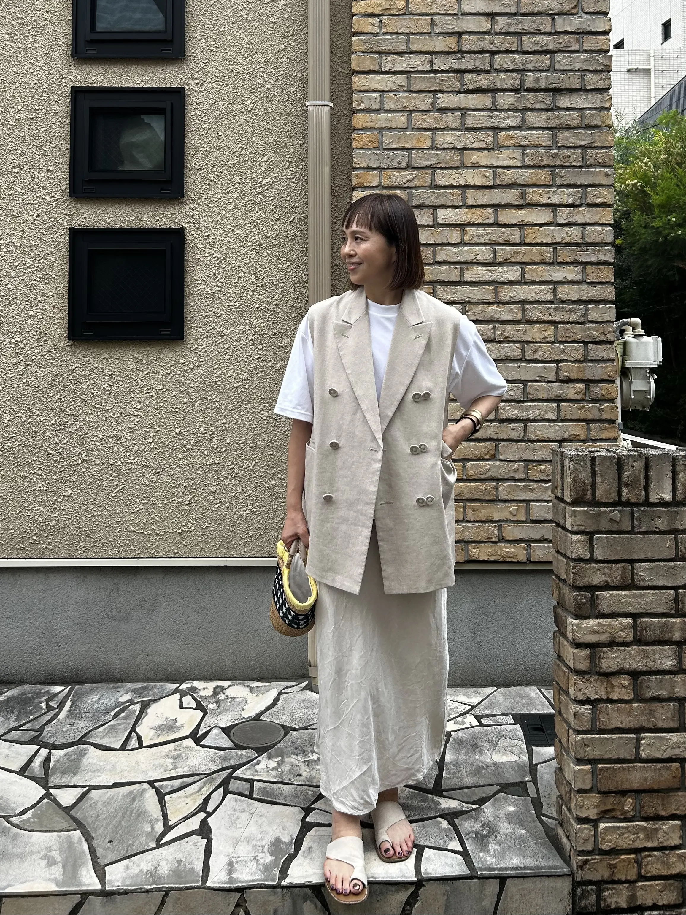 コーデの主役は麻です。麻は大人が着こなせる特権素材。 麻100%のジャケット&amp;ジレ_1_9