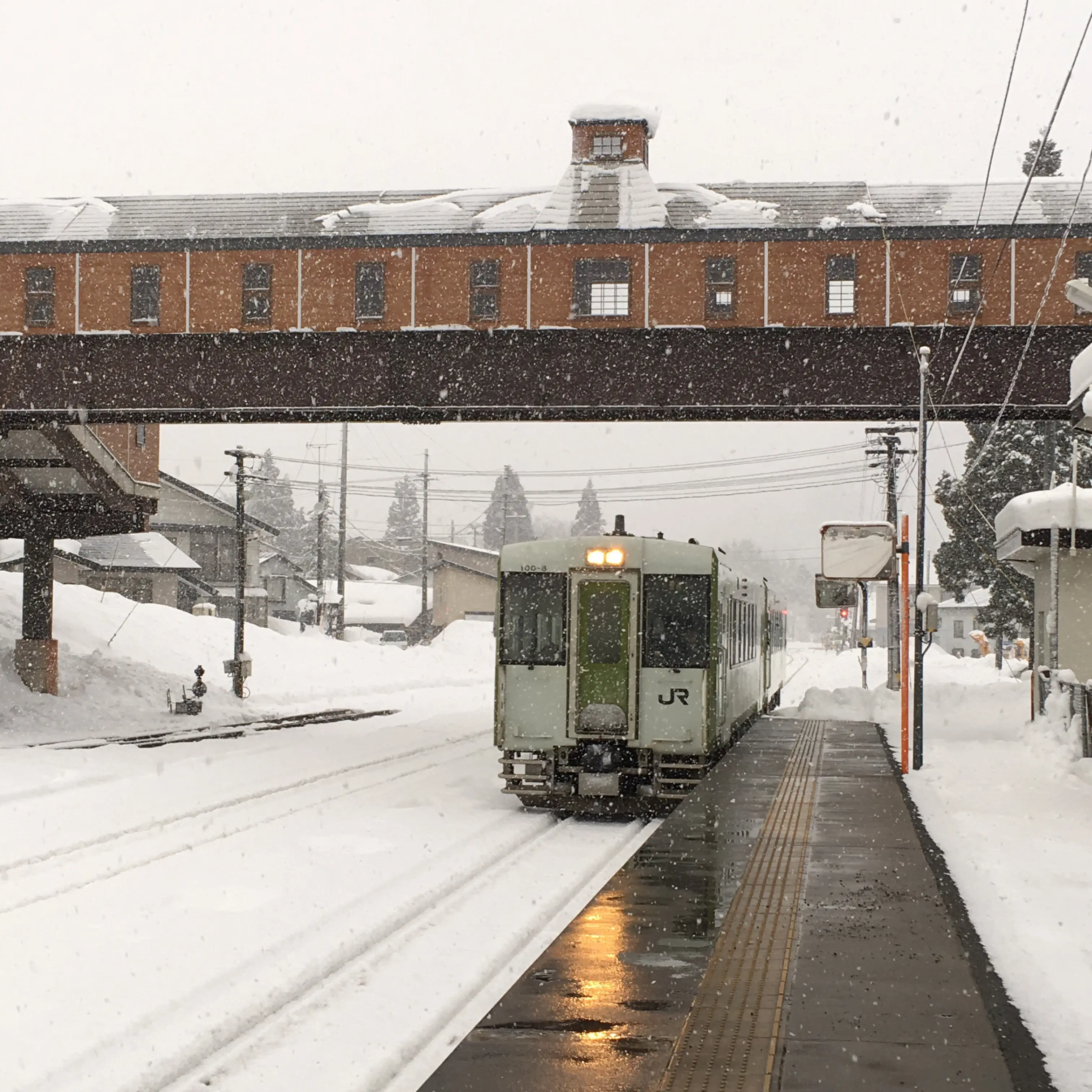 冬の東北、列車でぬくぬく雪見行。_1_1-4