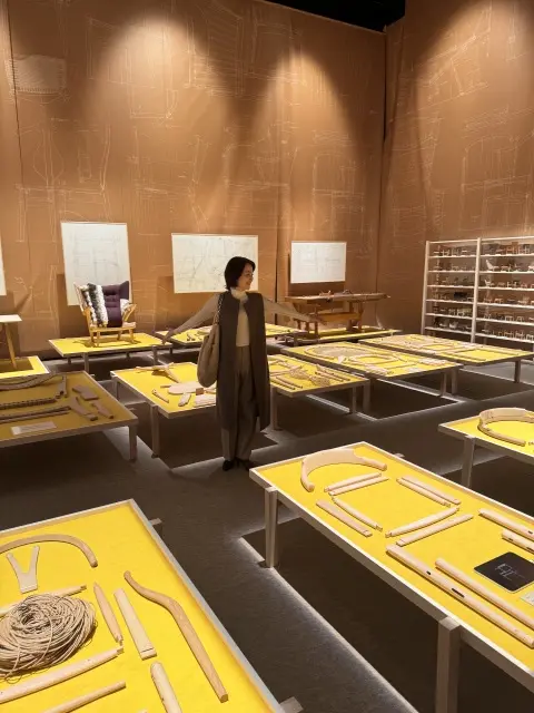 【北欧名作椅子と赤坂女子会】UNIQLOパンツで五感を満たす一日_1_2