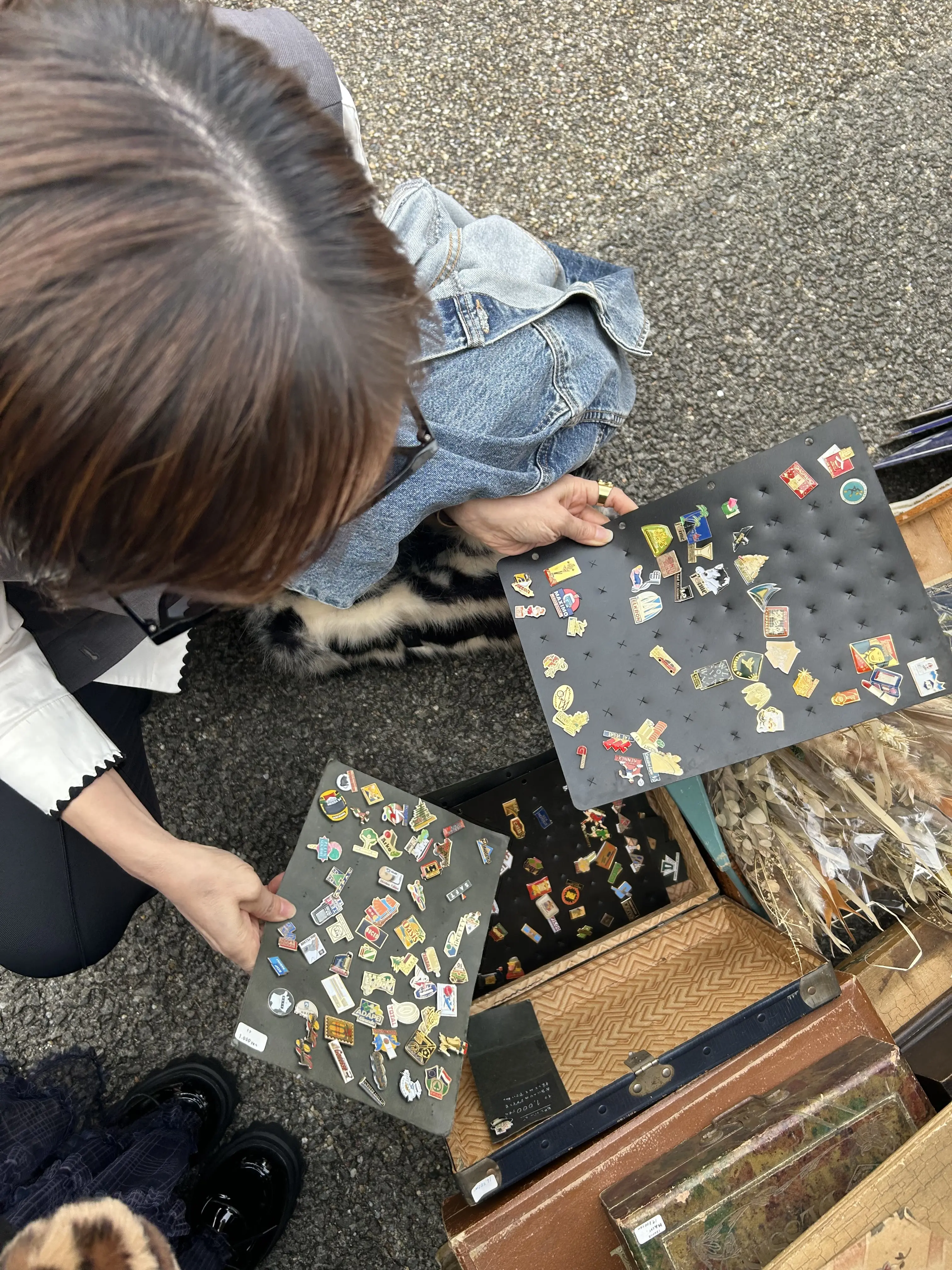 お洒落な町 代官山は古着屋さんで見つけたお気に入りのＧジャンやジレを羽織って_1_10