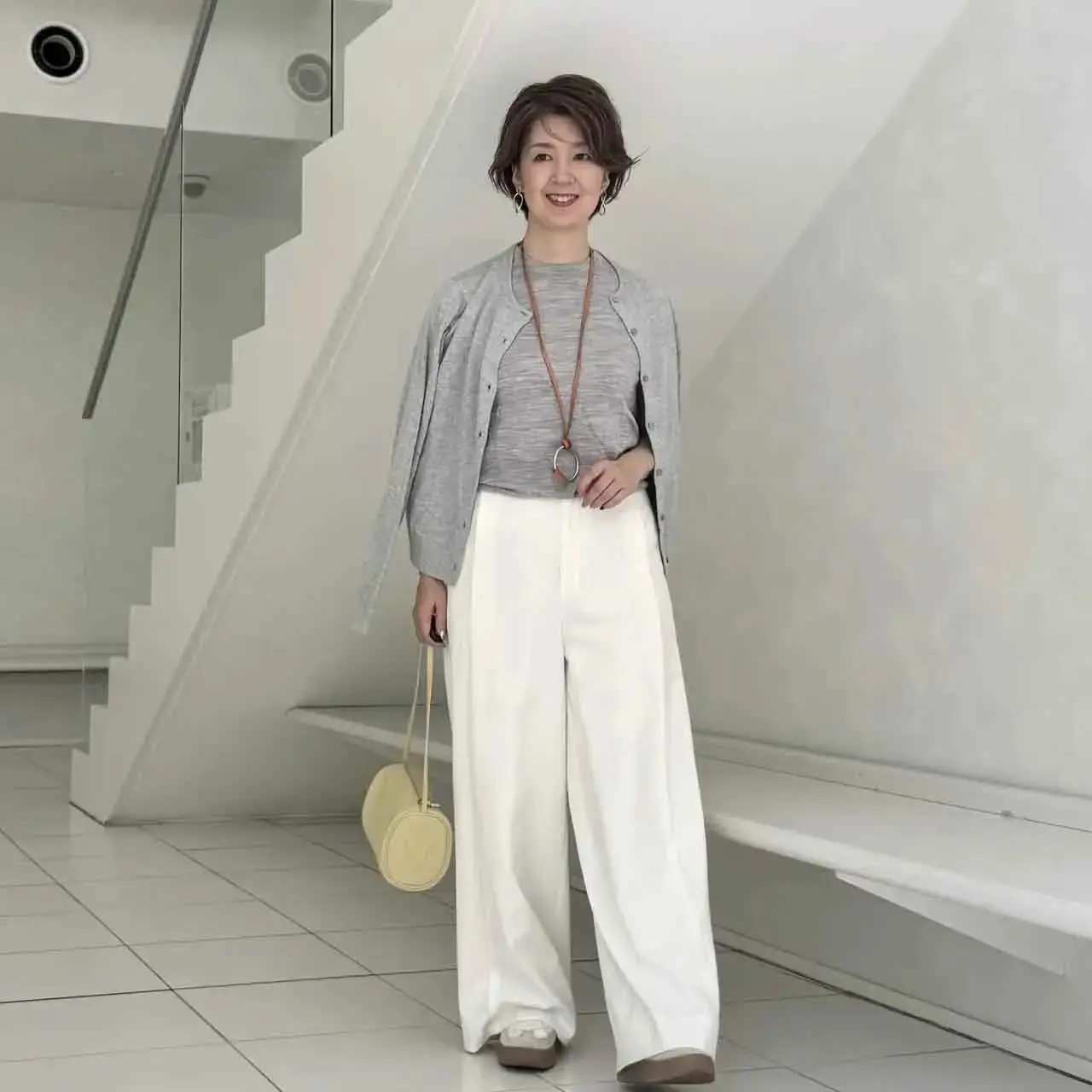 【50代カーディガンコーデ5選】きちんと感もあって気軽に着られる!秋に活用したい一着