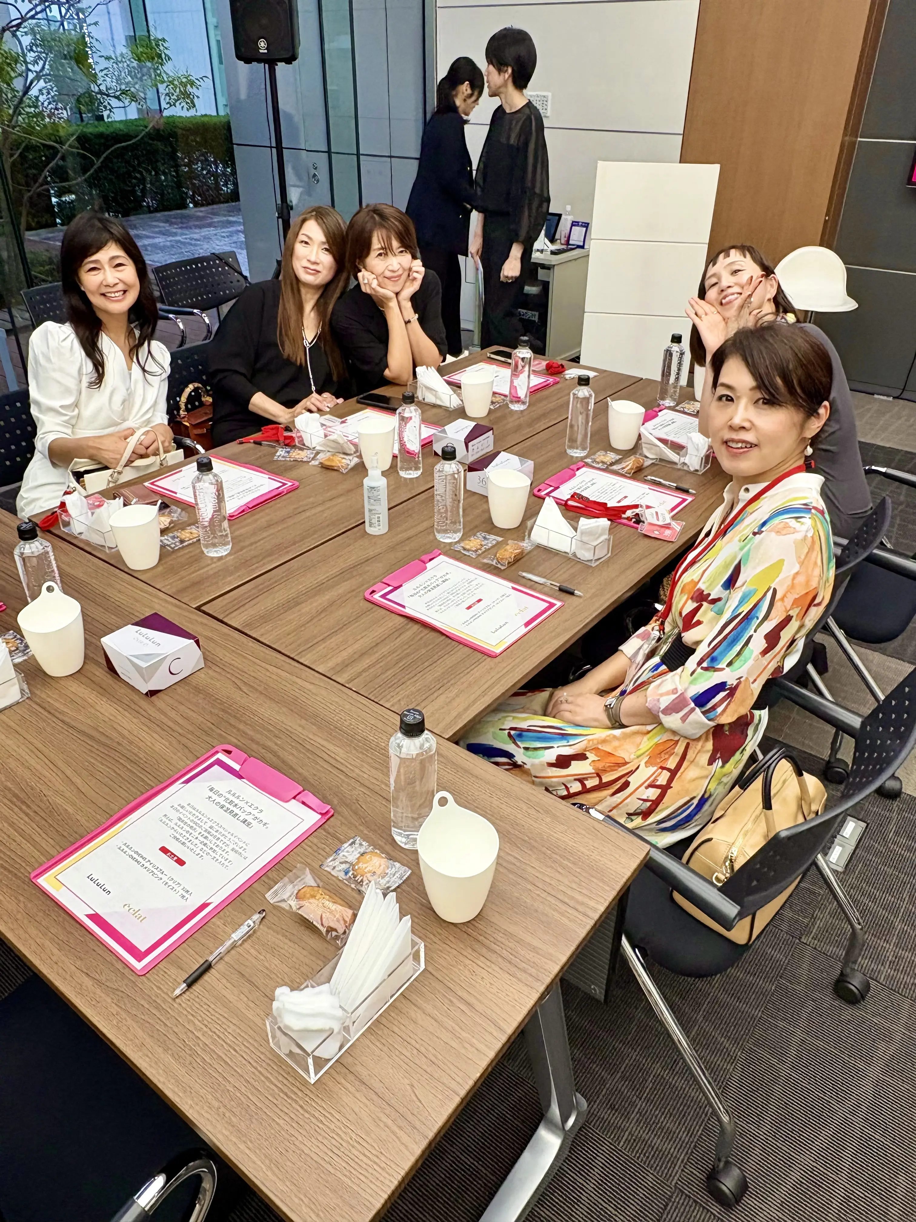 ルルルン、ルルルンパック、パック、OVER45、OVER 45、OVER 45 MOIST、OVER45 MOIST、OVER 45 CLEAR、ルルルンOVER45 アイリスブルークリア、ルルルンOVER45 カメリアピンクモイスト、ルルルンOVER45 カメリアピンク（モイスト）、ルルルンOVER45 アイリスブルー（クリア）、Jマダム、Jマダムメンバー、とも子、Jマダムとも子、エクラ、イベント、エクライベント、ルルルン、ルルルンパック、パック、OVER45、OVER 45、OVER 45 MOIST、OVER45 MOIST、OVER 45 CLEAR、ルルルンOVER45 アイリスブルークリア、ルルルンOVER45 カメリアピンクモイスト、ルルルンOVER45 カメリアピンク（モイスト）、ルルルンOVER45 アイリスブルー（クリア）