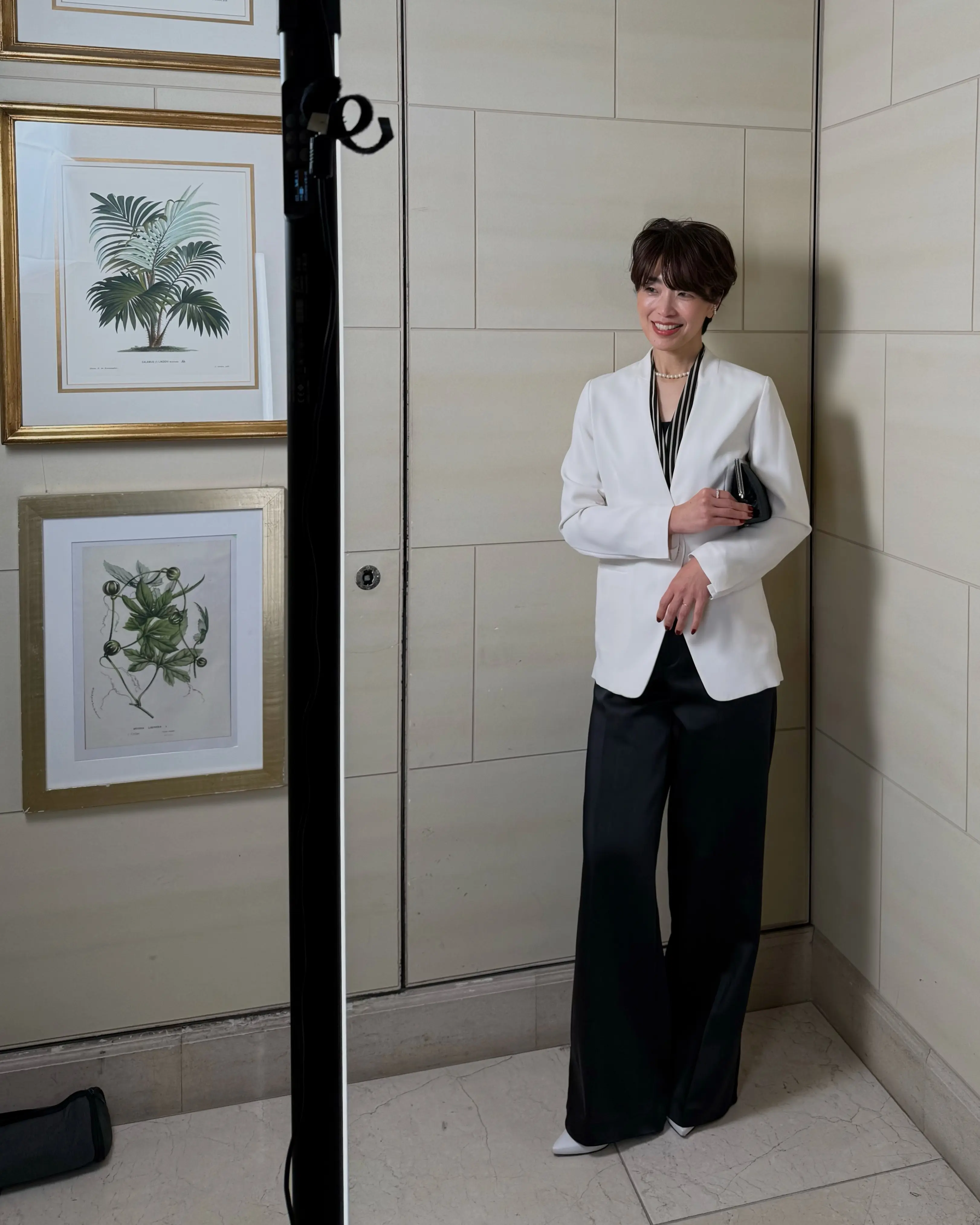 ソワレスタイルはスカーフと深紅のネイルで大人の華やぎを！_1_3