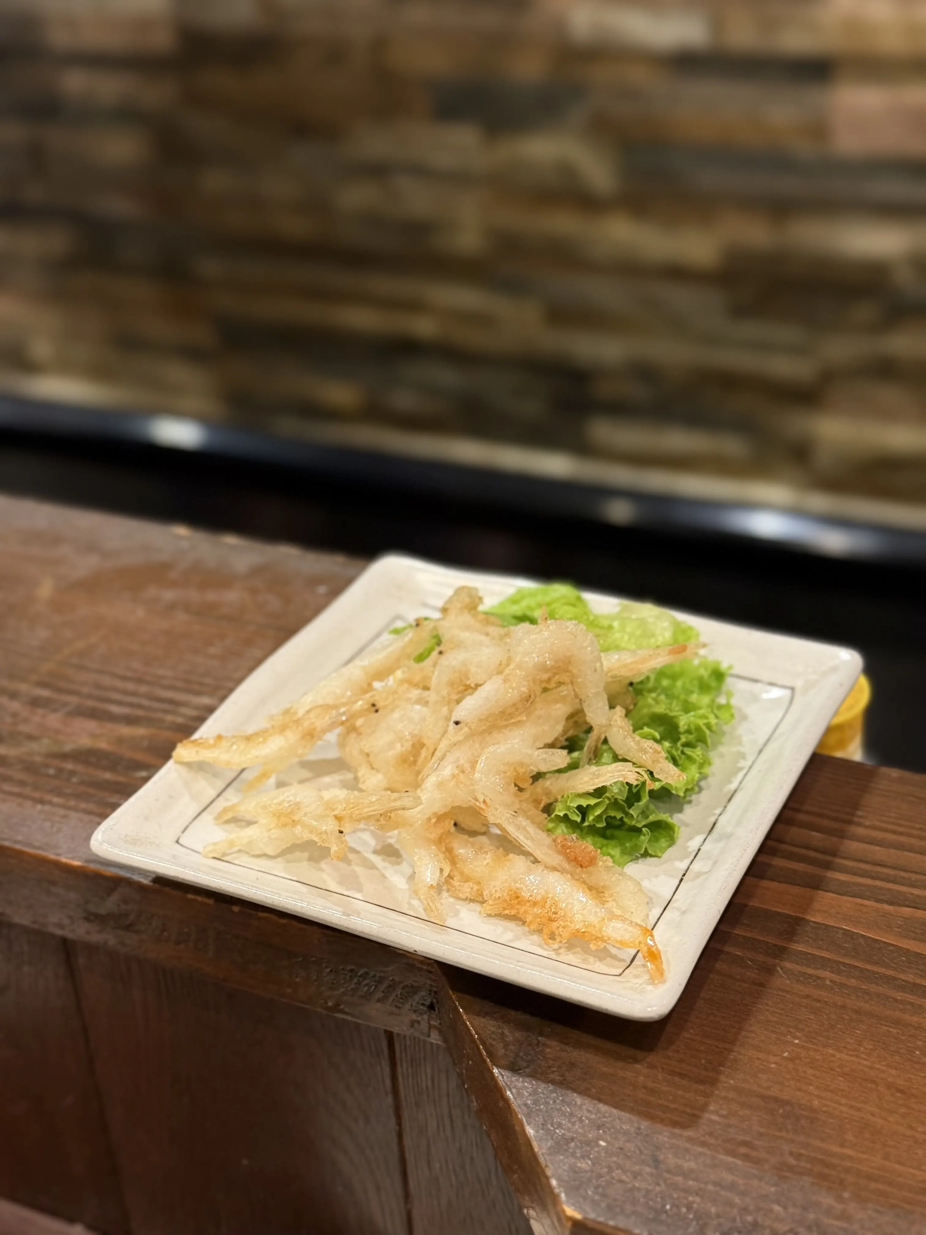 スタンドウオズの白エビの唐揚げー