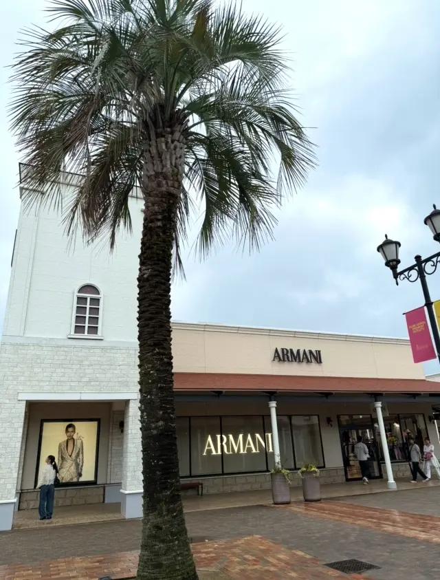 GU、H&amp;MとのMIXコーデで神戸三田プレミアムアウトレットへ。_1_3