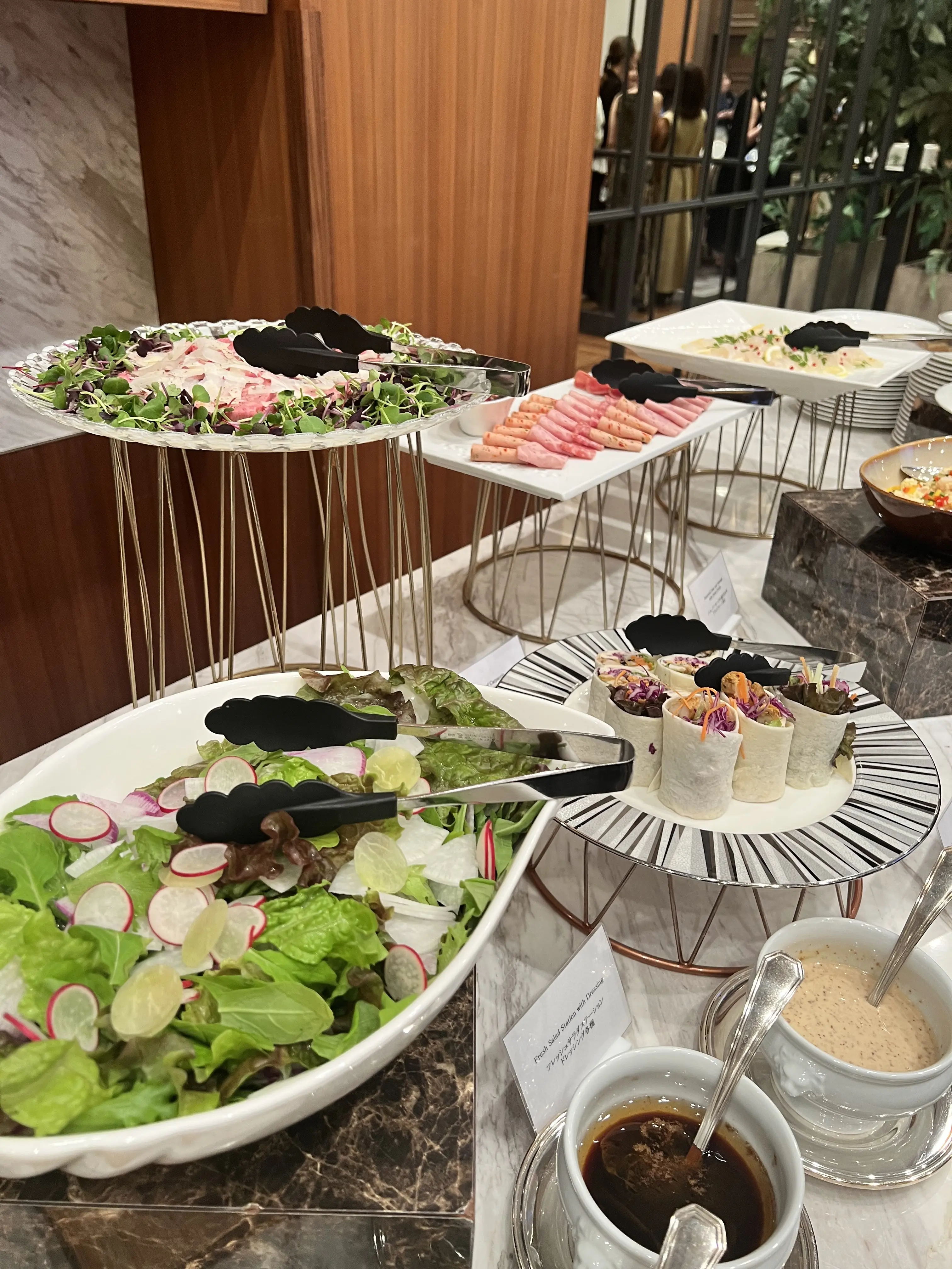 甘すぎない大人チュールブラウスで『ソワレ・ドゥ・エクラ2025』へ_1_7-2