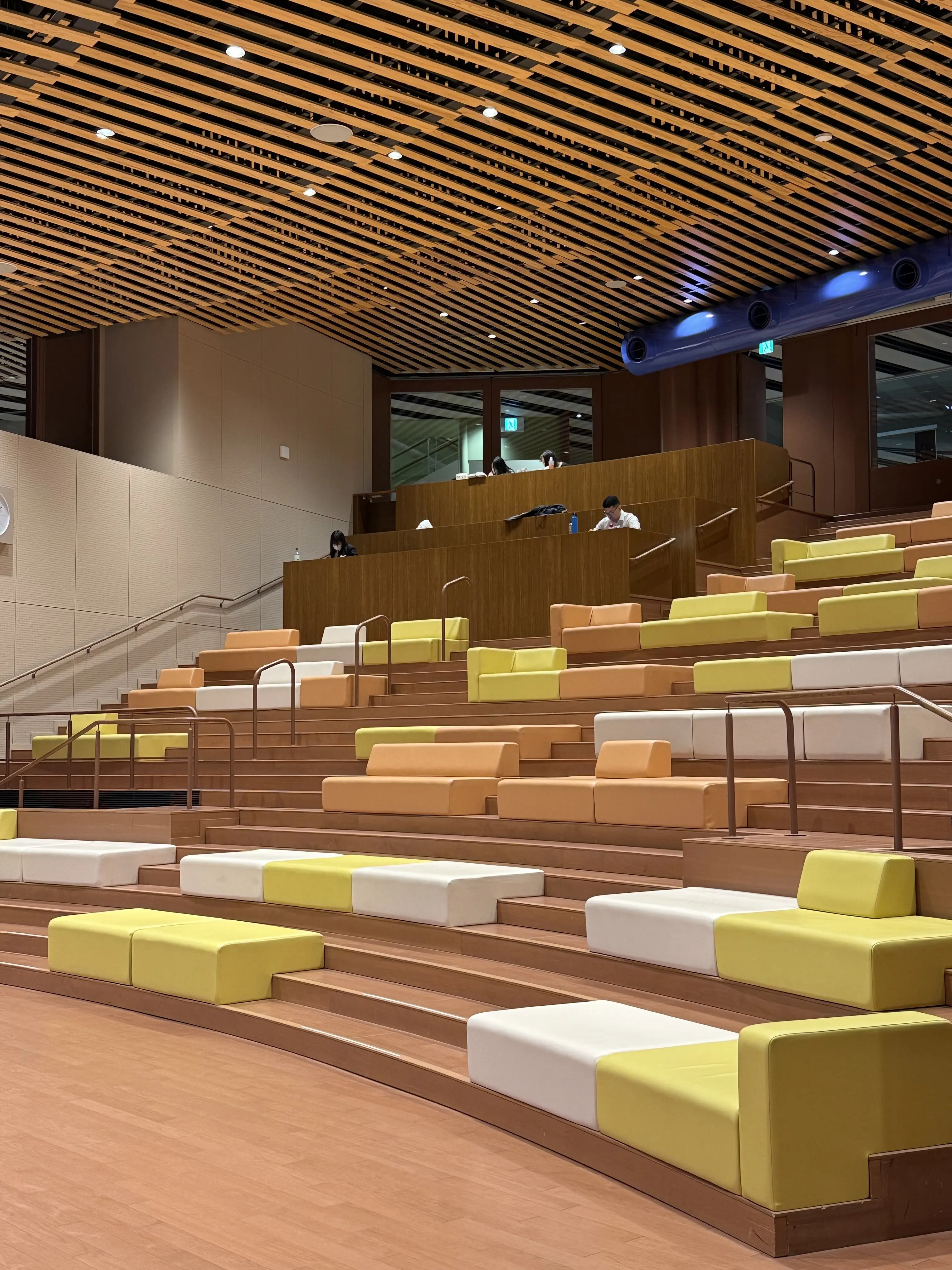 石川県　金沢市　金沢観光　石川県立図書館　建築美　金澤神社　金沢神社　石浦神社　神社巡り　白蛇龍神　白蛇　金沢観光スポット　