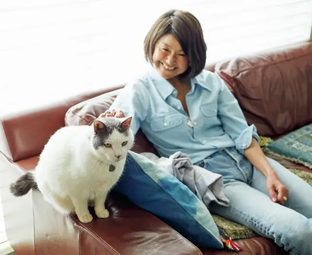 松井陽子さんと愛猫の天