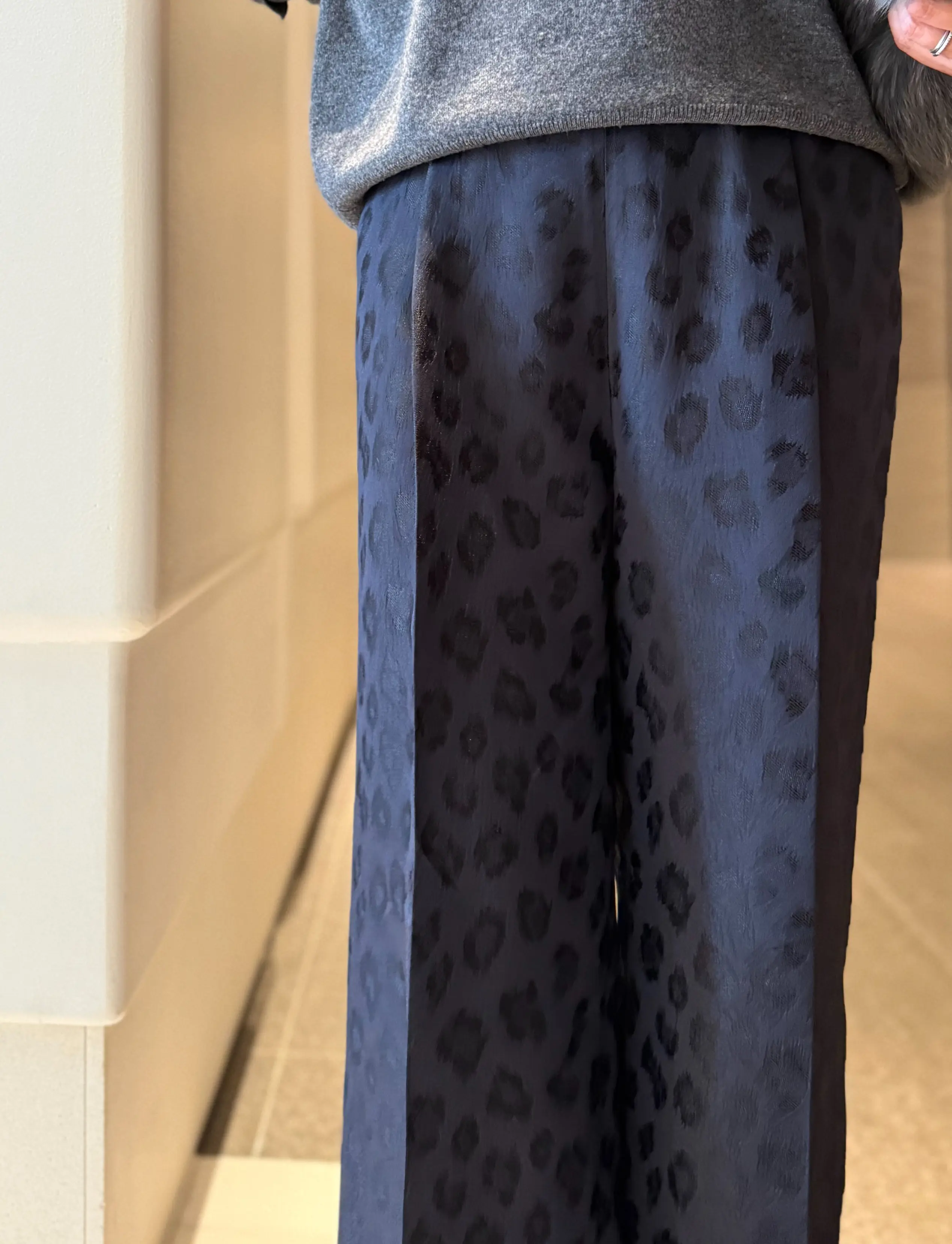 50代　冬のオシャレが華やぐボトムスでお出かけ♪_1_2