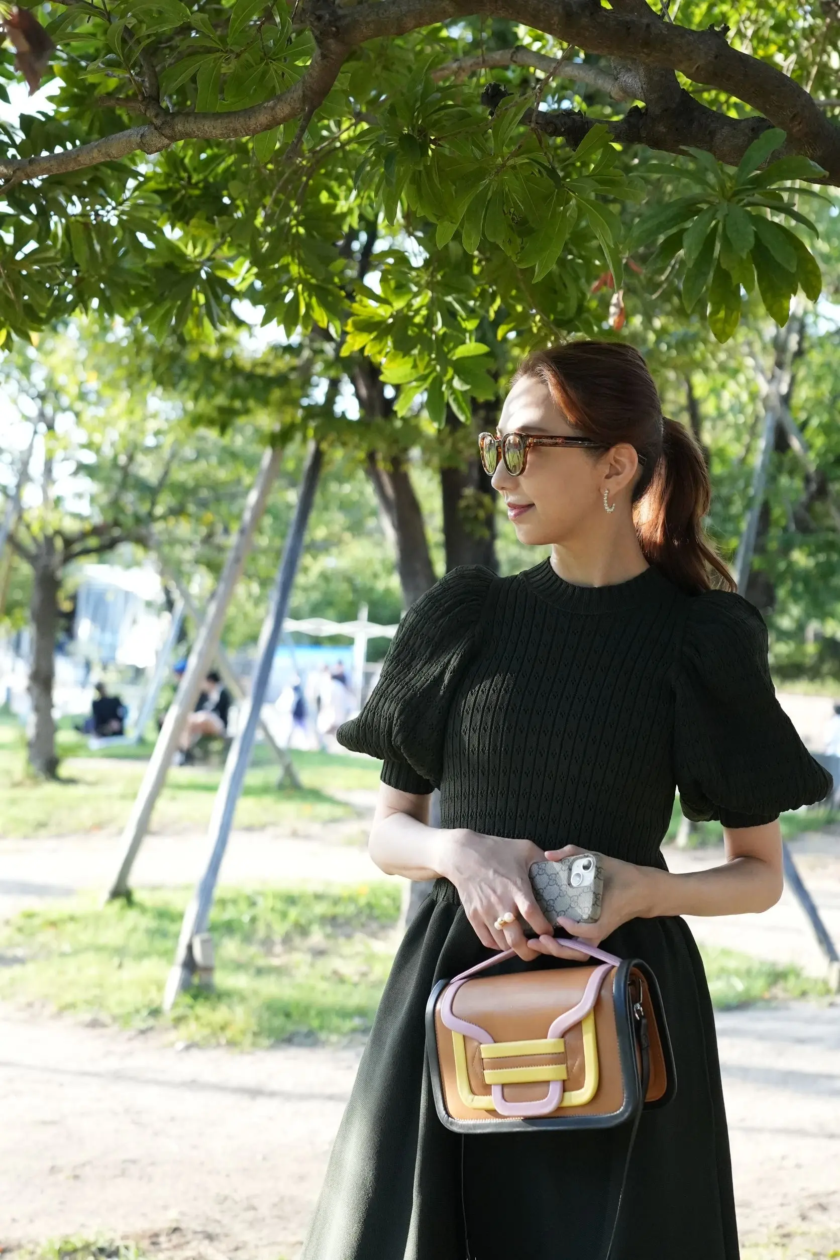 秋の陽だまりに大人可愛いモスグリーンワンピース💚✨_1_10