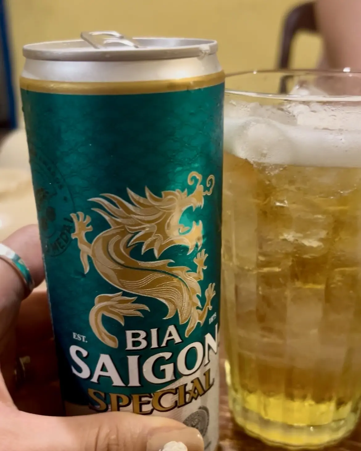 サイゴンビール　ベトナムビールは氷入ってます