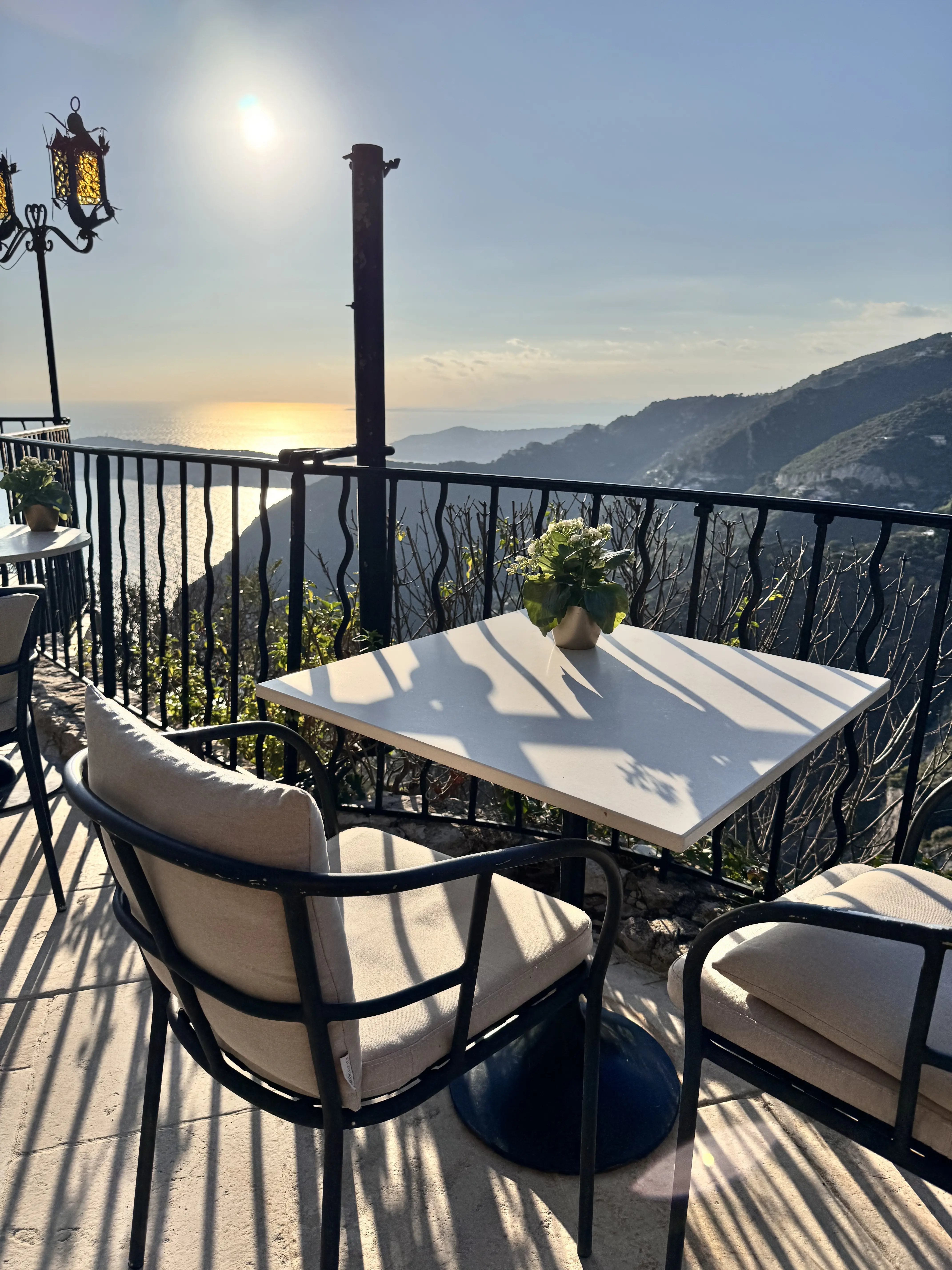 動きやすさと上品さを叶える旅先ランチコーデ🇫🇷話題のフランスエズ村へ_1_12