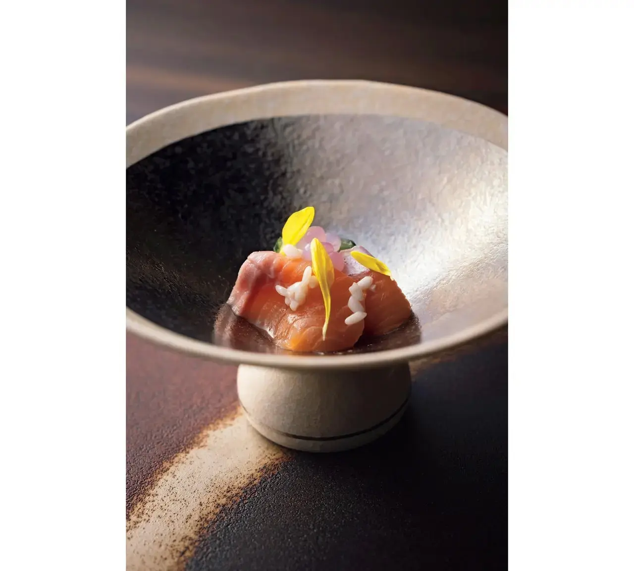 夕食の先付「琵琶ますの塩麴漬け」