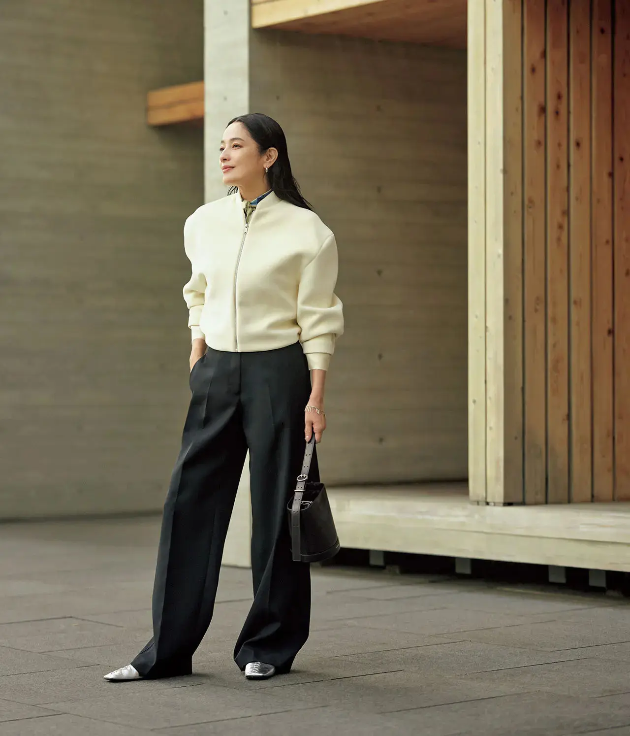 潔くてしなやか。今、エレガンスが香る一本があれば。「パンツ」で始める、秋の華リュクススタイル