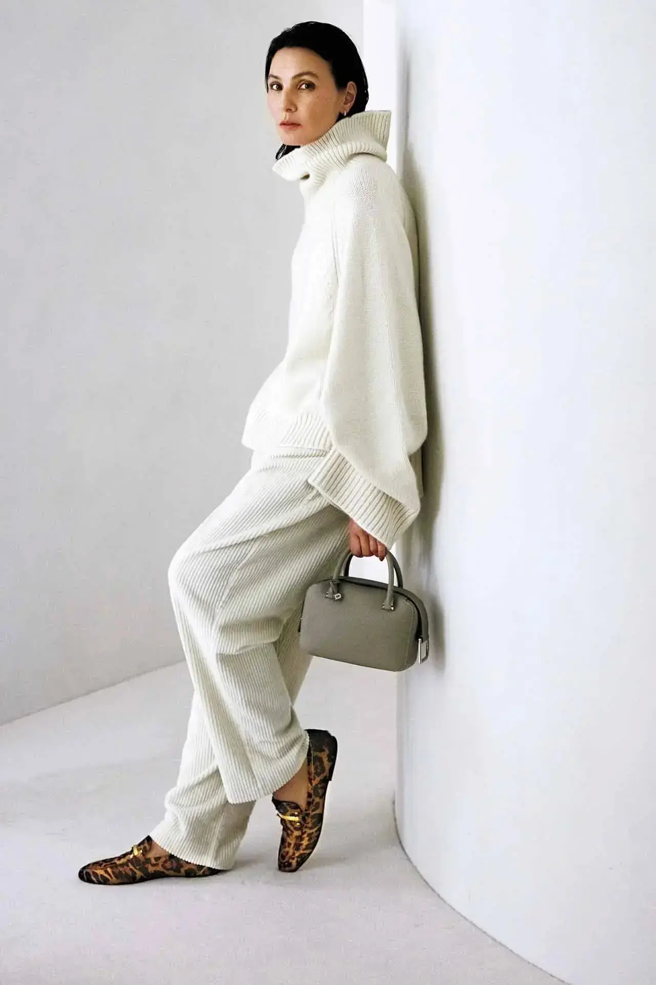 寒暖差のある11月、50代はニット・ジャケット・アウターをどう着こなすのがおしゃれ？