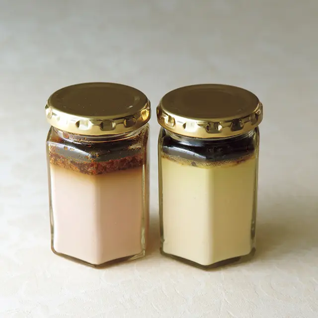 （左）「白レバープリン」￥1,200・（右）「フォワグラのフラン・ヴァンコット風味」￥1,600（すべて税込）