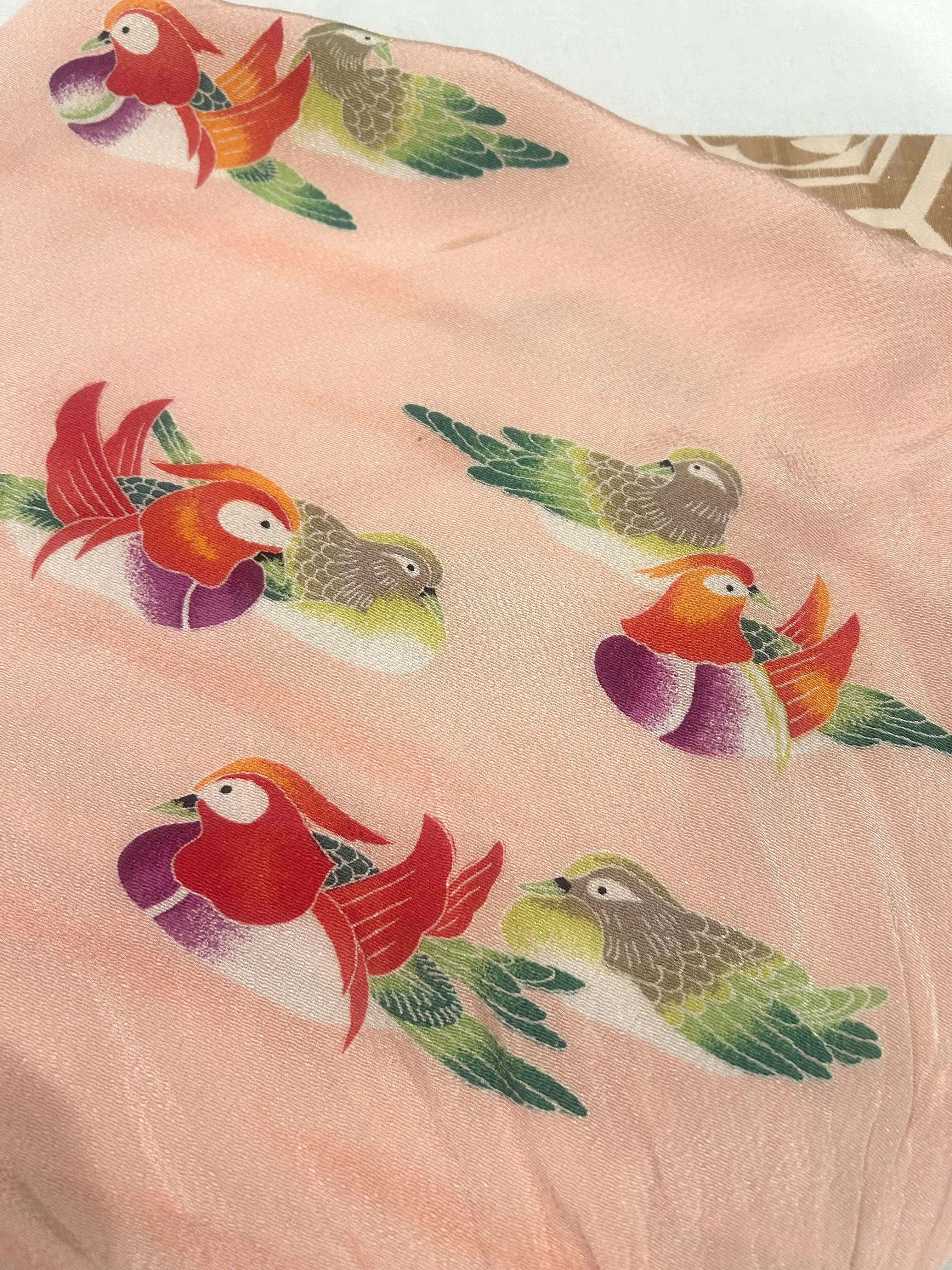 おしどり柄の風呂敷　風呂敷