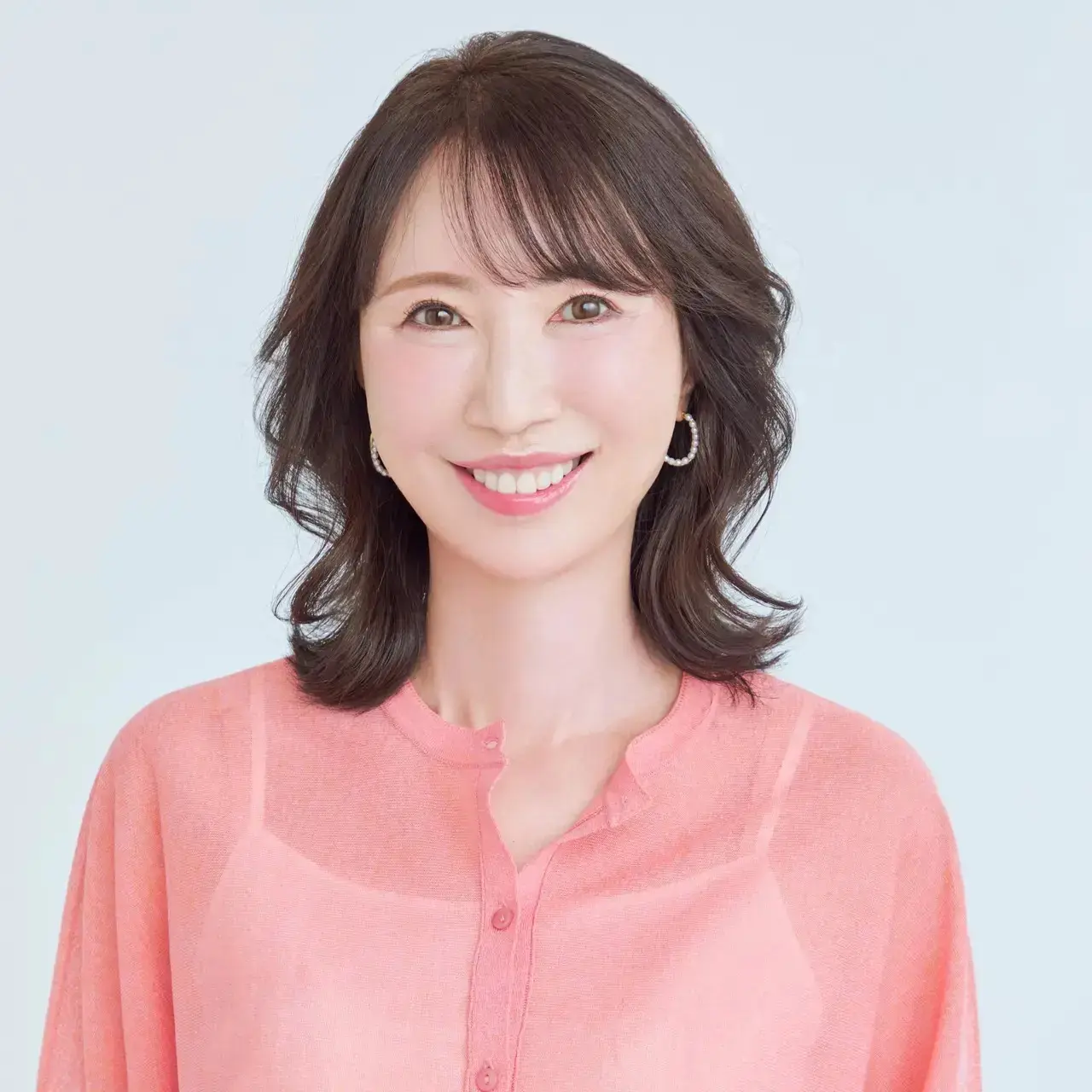 50代に人気上昇中！秋は品よく、華やかに「大人のミディアムヘア」49選