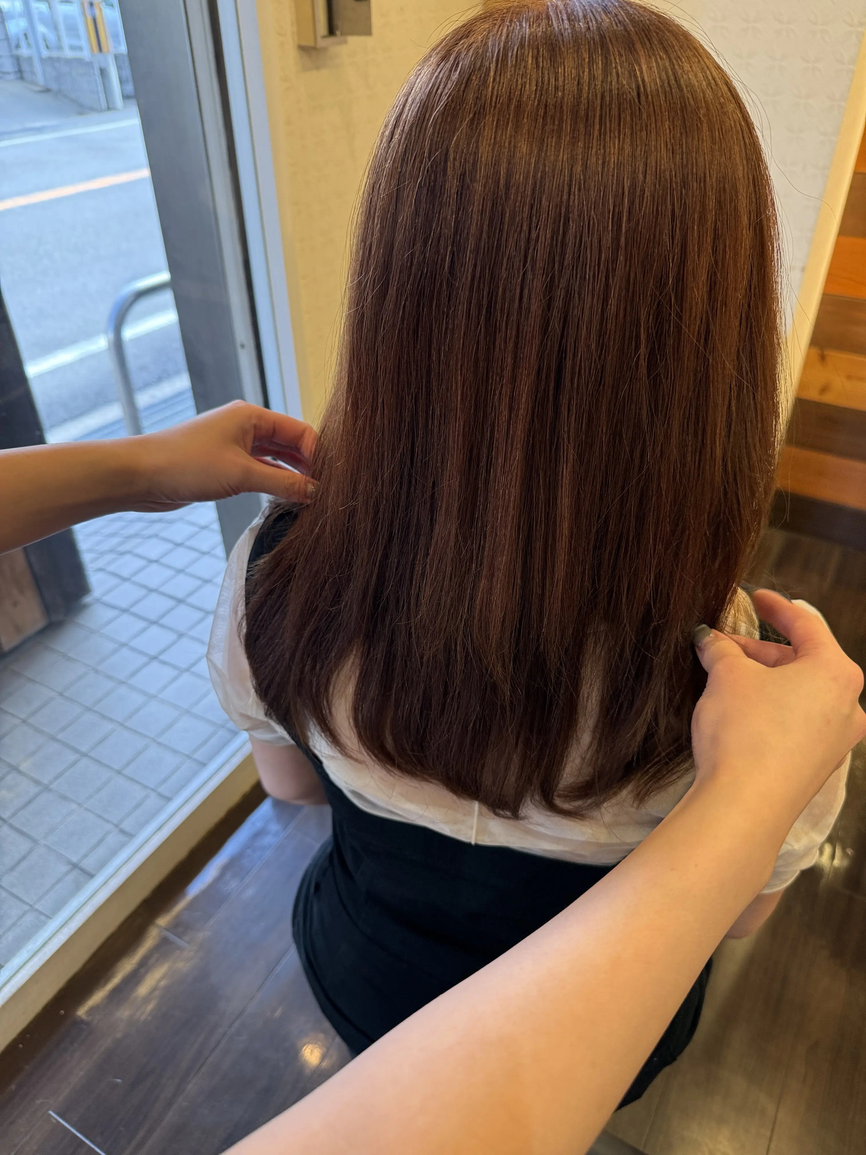 髪が広がる季節に。初体験の【内側だけストレートパーマ】で、湿気に負けない髪づくり_1_3