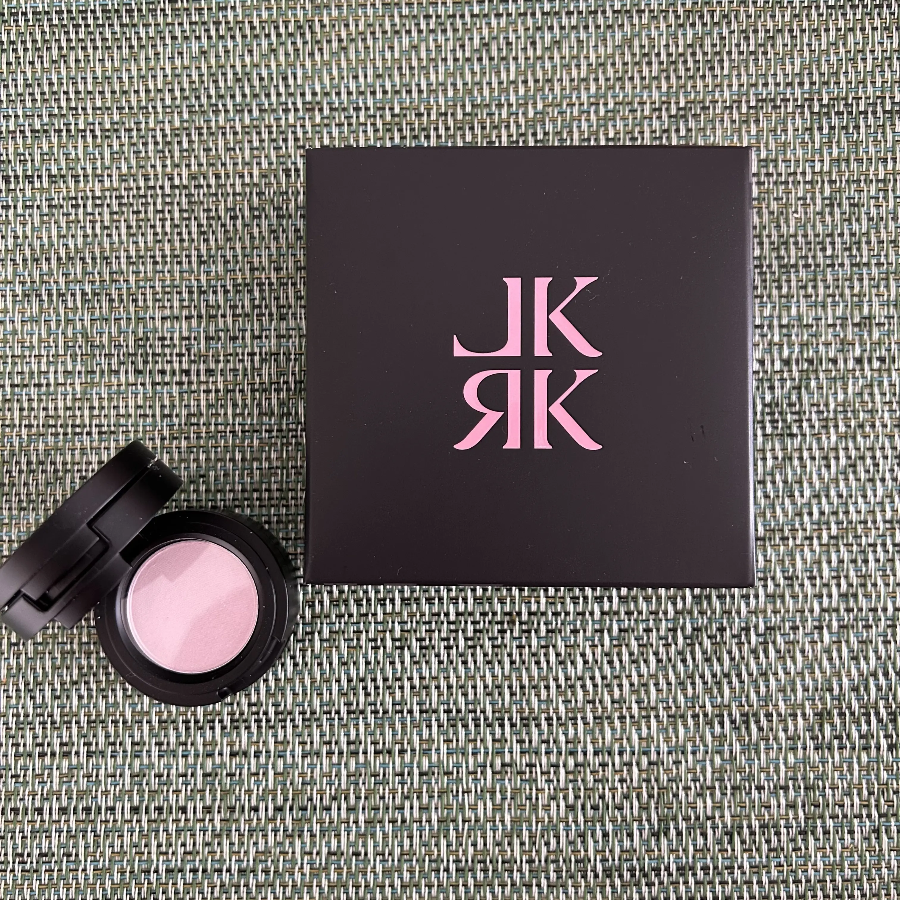 Lekarka イルミナイトマルチ　フェイスパウダー