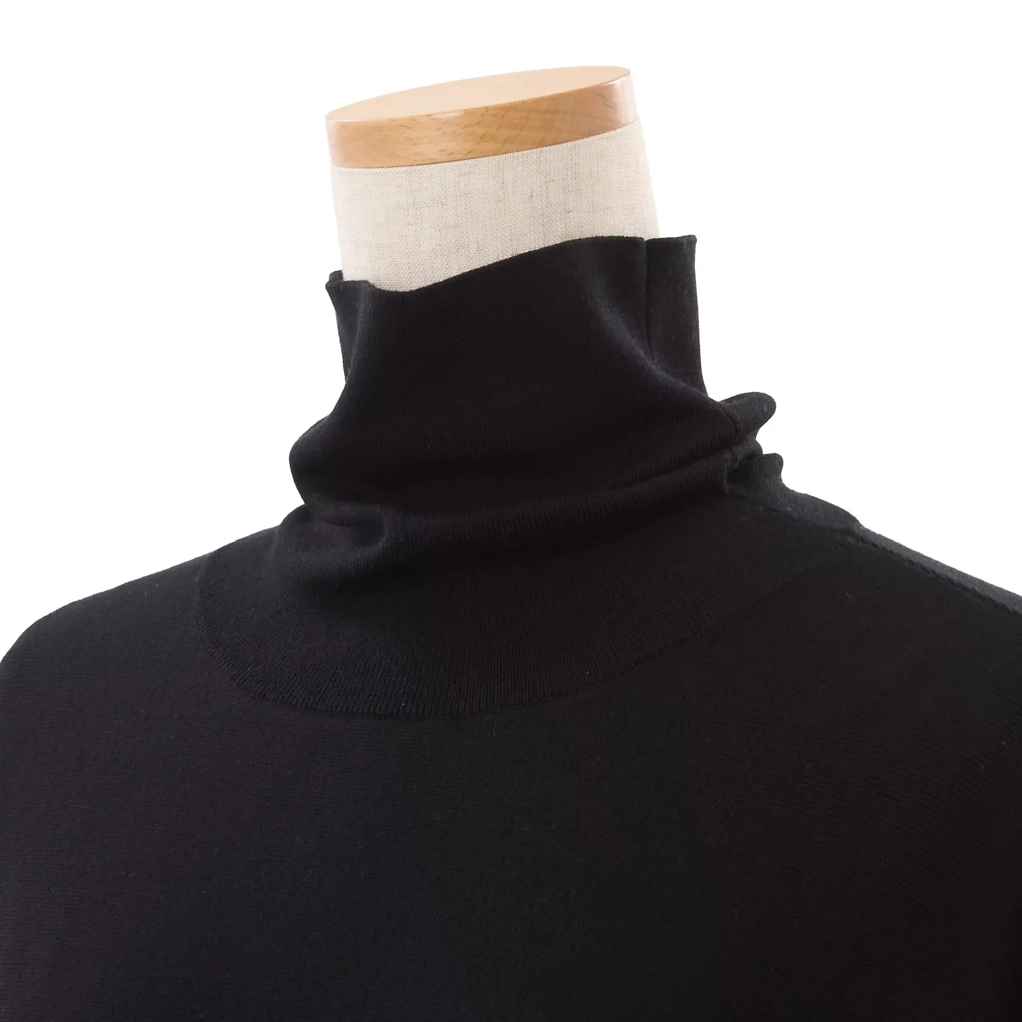 幸せな冬時間はお気に入りの一枚から！心地よく華やかな「エブリデイニット」_1_20