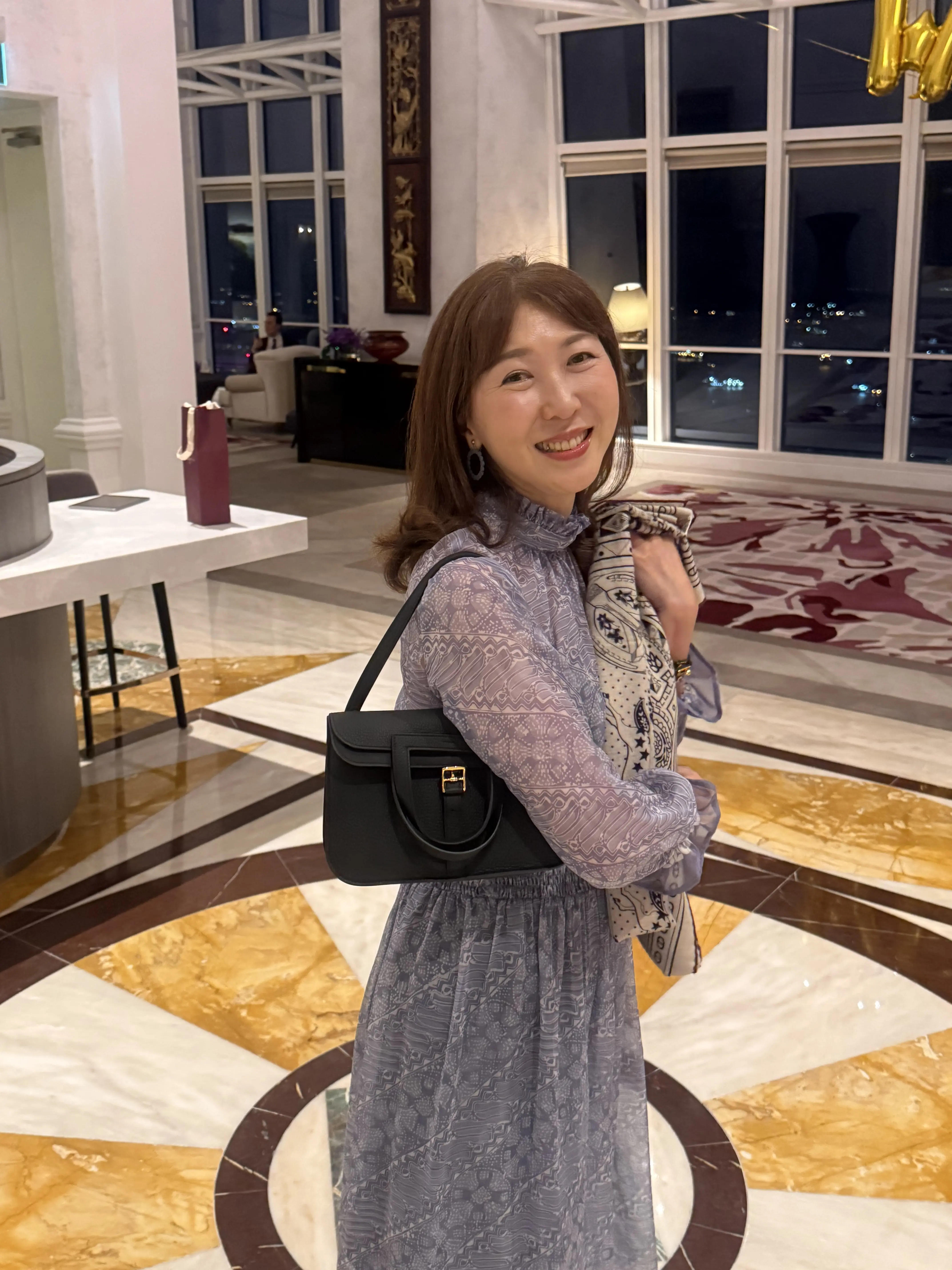 グレーワンピースコーデ