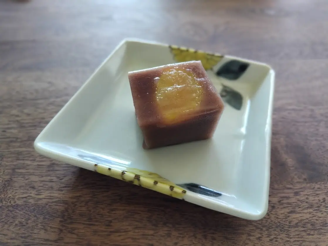 虎屋　生ういろ 栗ういろ 徳永遊人　色絵菊