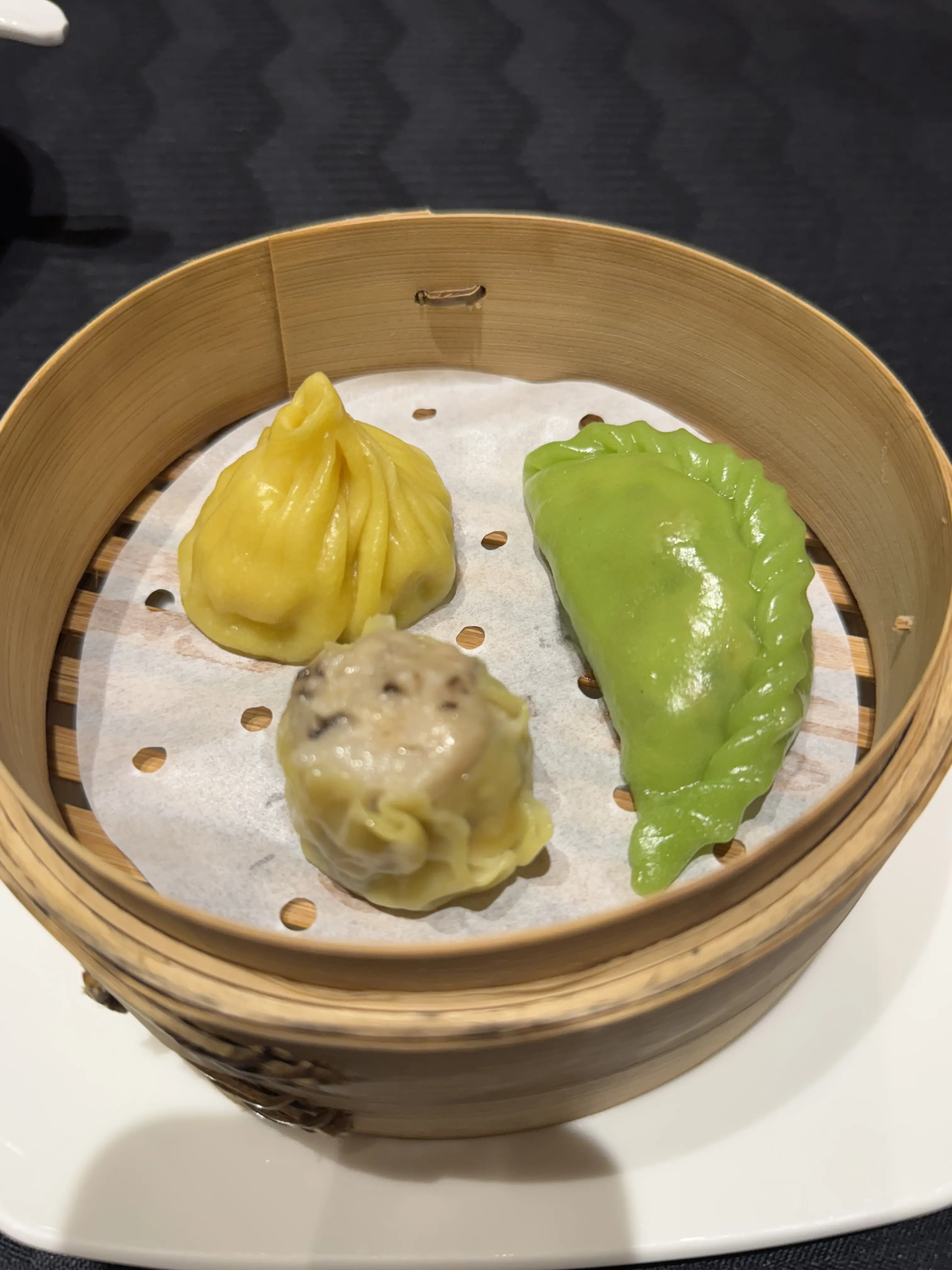 レイヤードを楽しむ大人のスタイルで上質な四川ランチへ_1_2-2