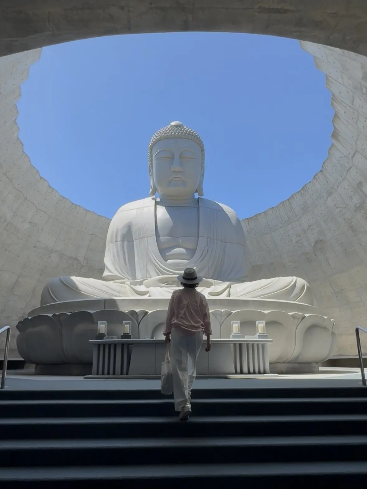 札幌で出会った建築美。真駒内滝野霊園『頭大仏』の自由な発想に触れる
