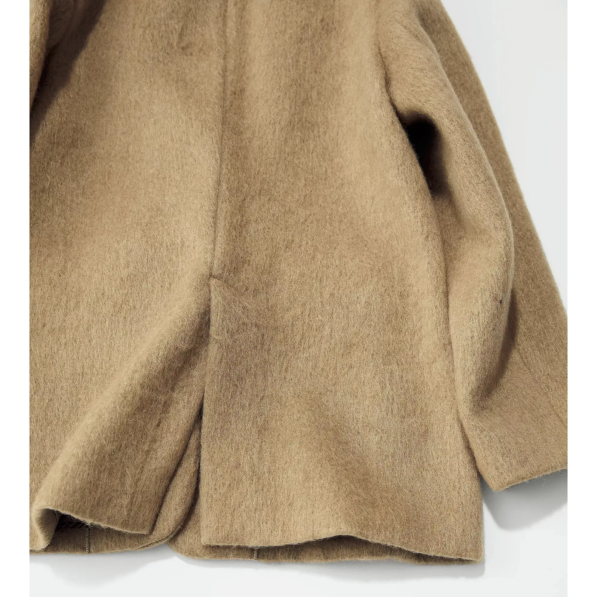 重さはいらない。暖かさと気軽さと上質さこそ、すべて。スタイリスト・福田亜矢子×E by éclat、大人のための「軽量コートジャケット」できました！_1_3