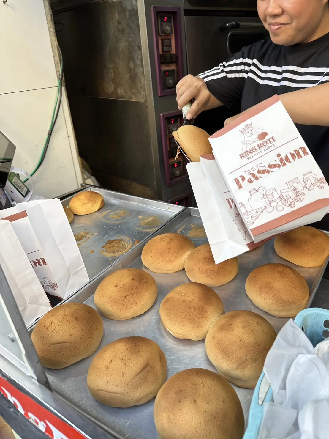 king roti キングロティ　ロティ　ベトナム　ハノイ　行列