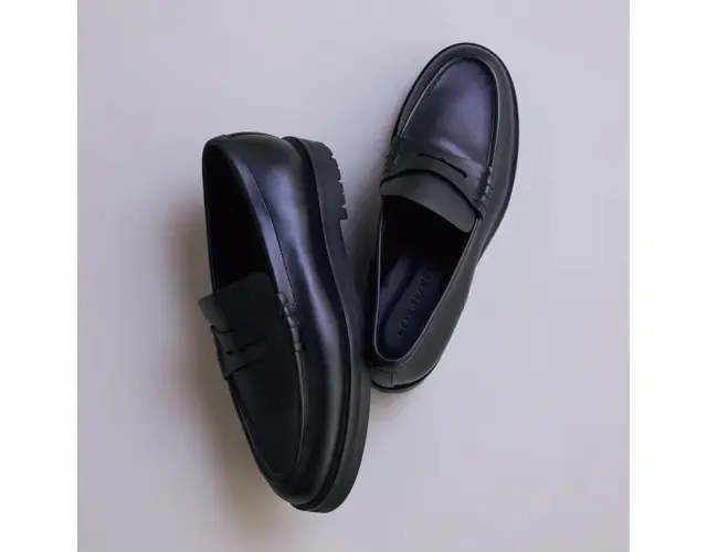 靴「Joss」（2.5）￥88,000／アパルトモン 神戸店（ディア フランシス）