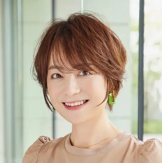 おばさんが広げて見せてあげる ボリューム不足やぺったり前髪にならない！50代ショートヘアの前髪の作り方実例11 | Web eclat |  50代女性のためのファッション、ビューティ、ライフスタイル最新情報