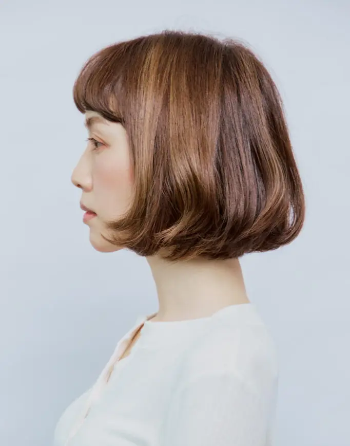 Webエクラ 横から見たボブヘアスタイル