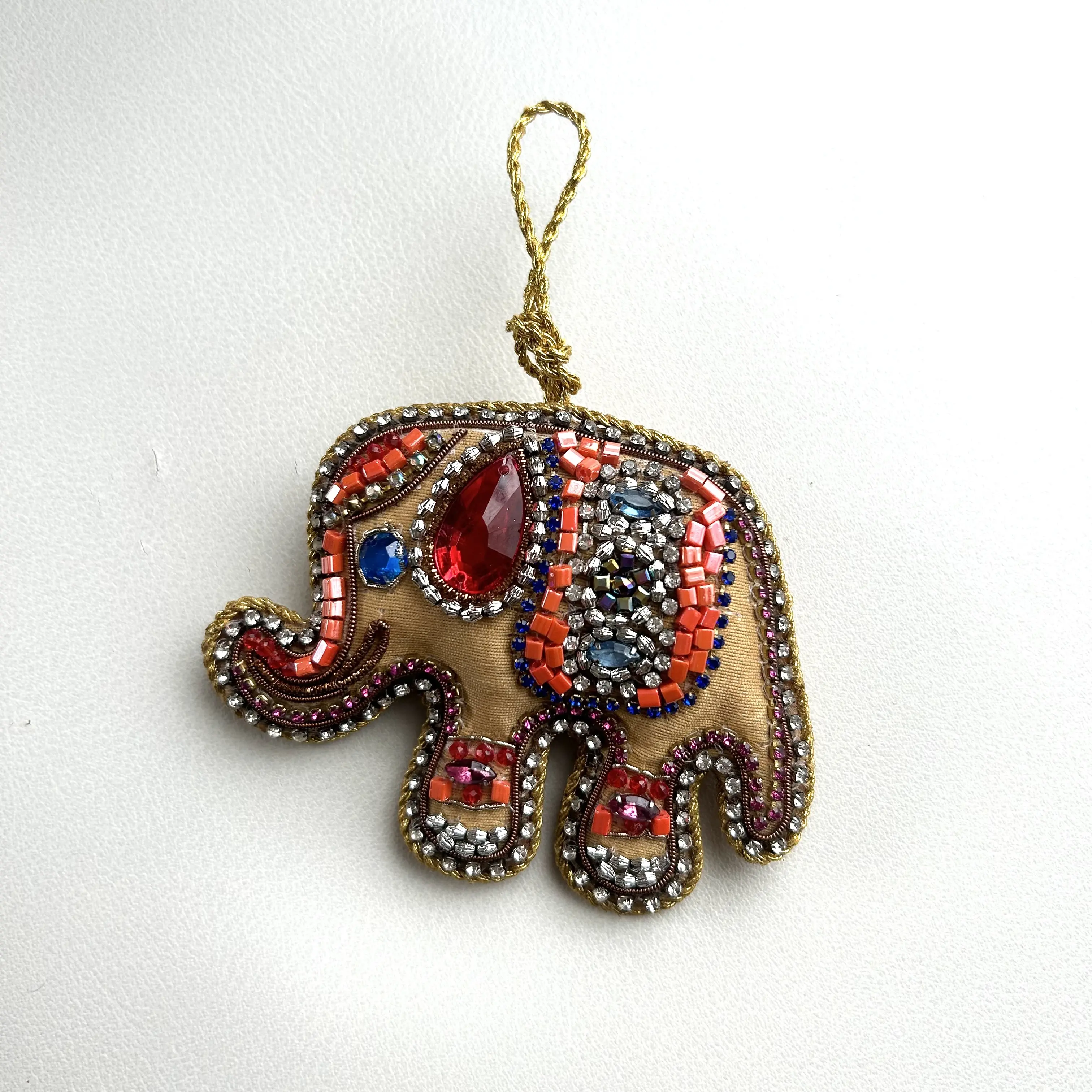 チャーム　刺繍チャーム　インド土産　ゾウチャーム