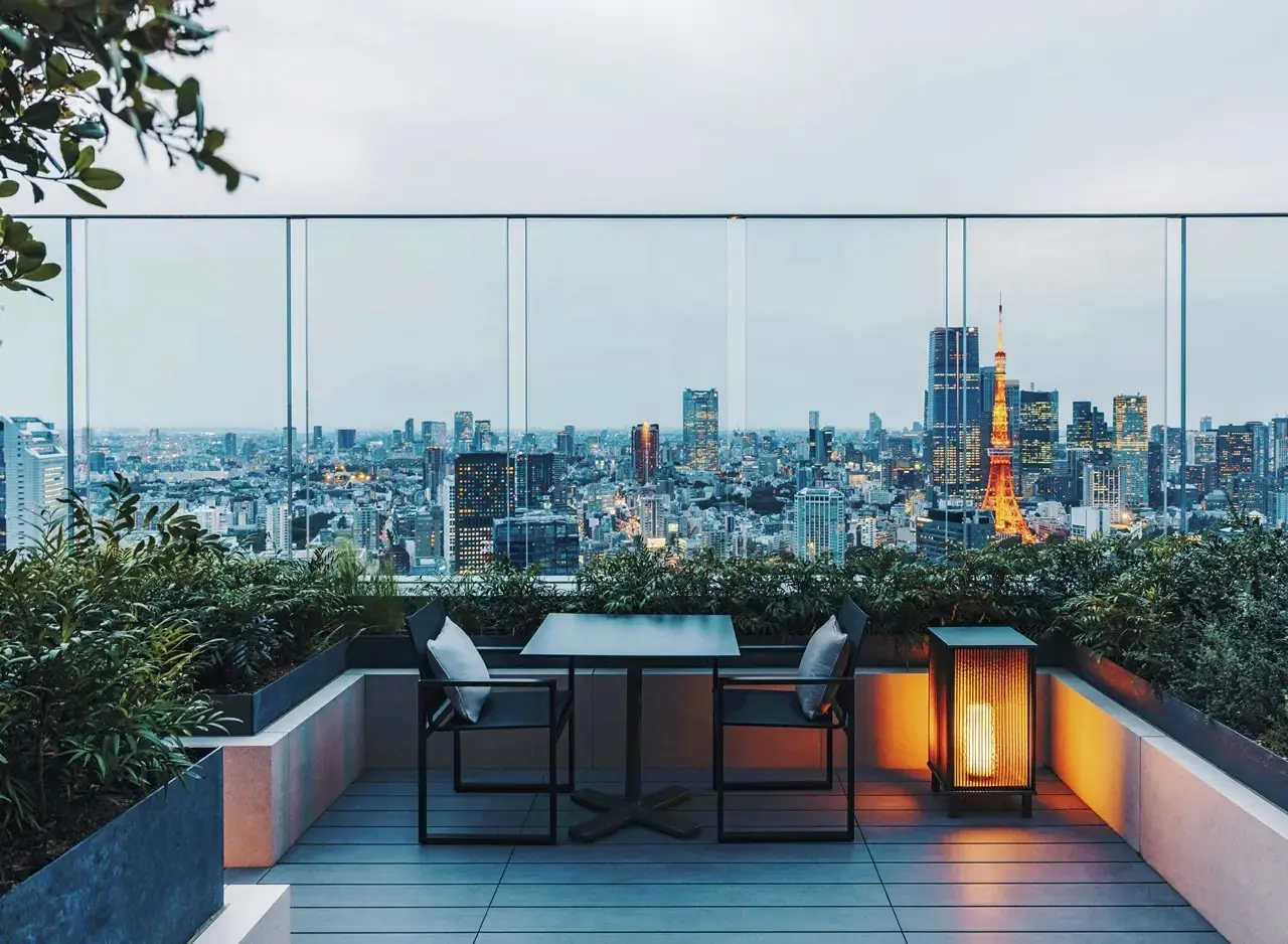 「キルン＆トニック」のテラスからは、東京タワーを一望