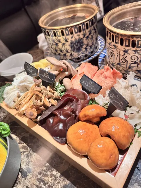 ランチコーデにキレイ色ベスト♡六本木のヘルシー薬膳鍋とマルニカフェ_1_6