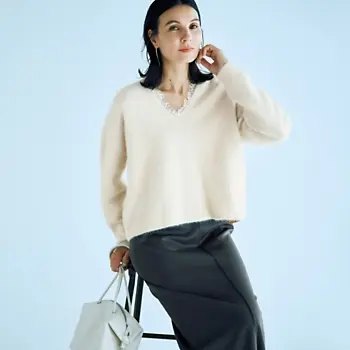 Room no.8 for E by eclat ヘアリーレースVネックニット ￥26,400