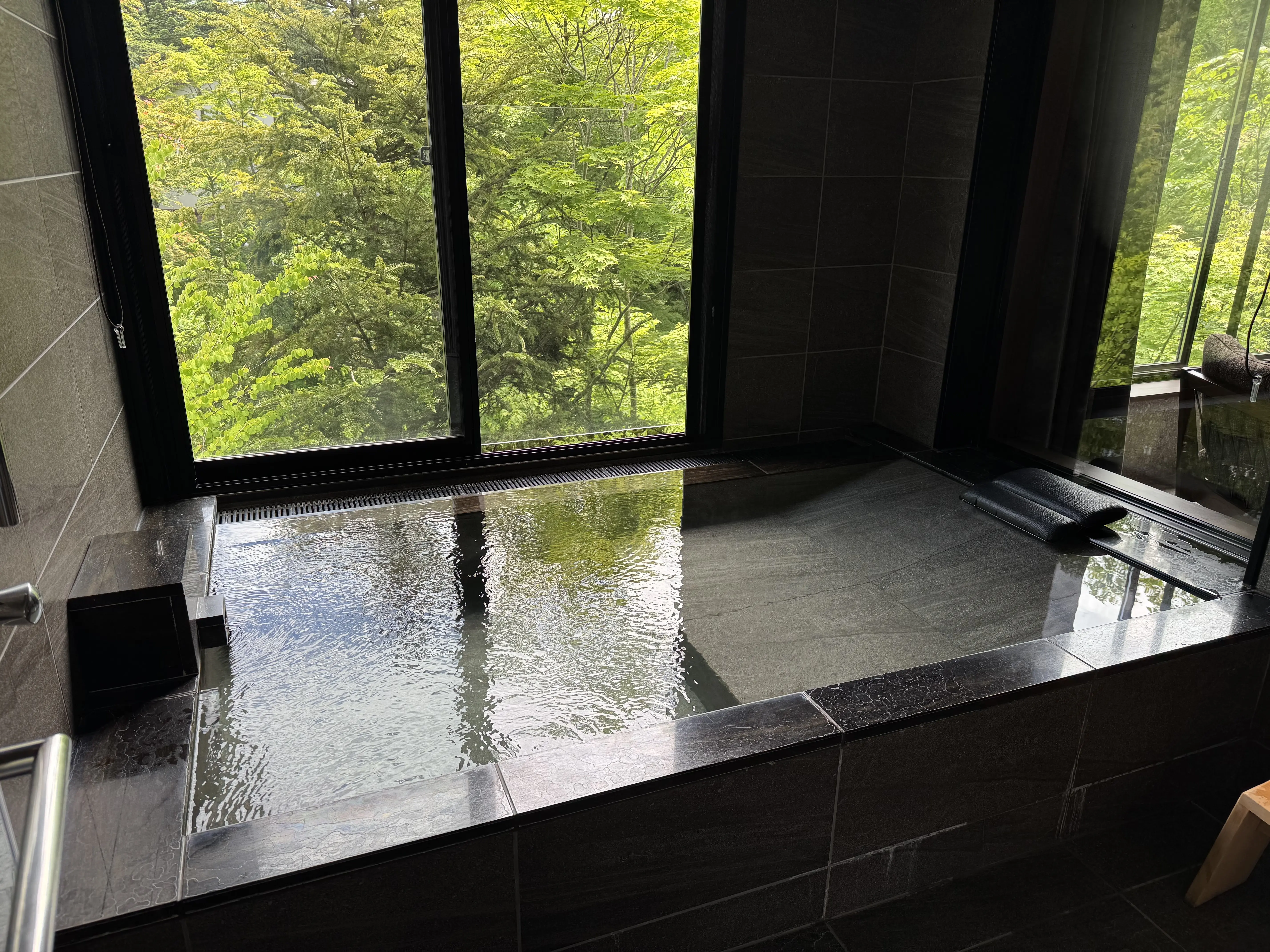 軽井沢の森に溶け込む、「ふふ軽井沢　静養の森」①_1_8
