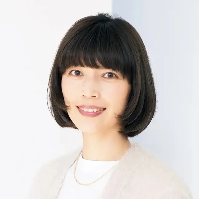 大人に似合う“姫カット”の前上がりボブで横顔美人【50代髪型・ヘアスタイル】